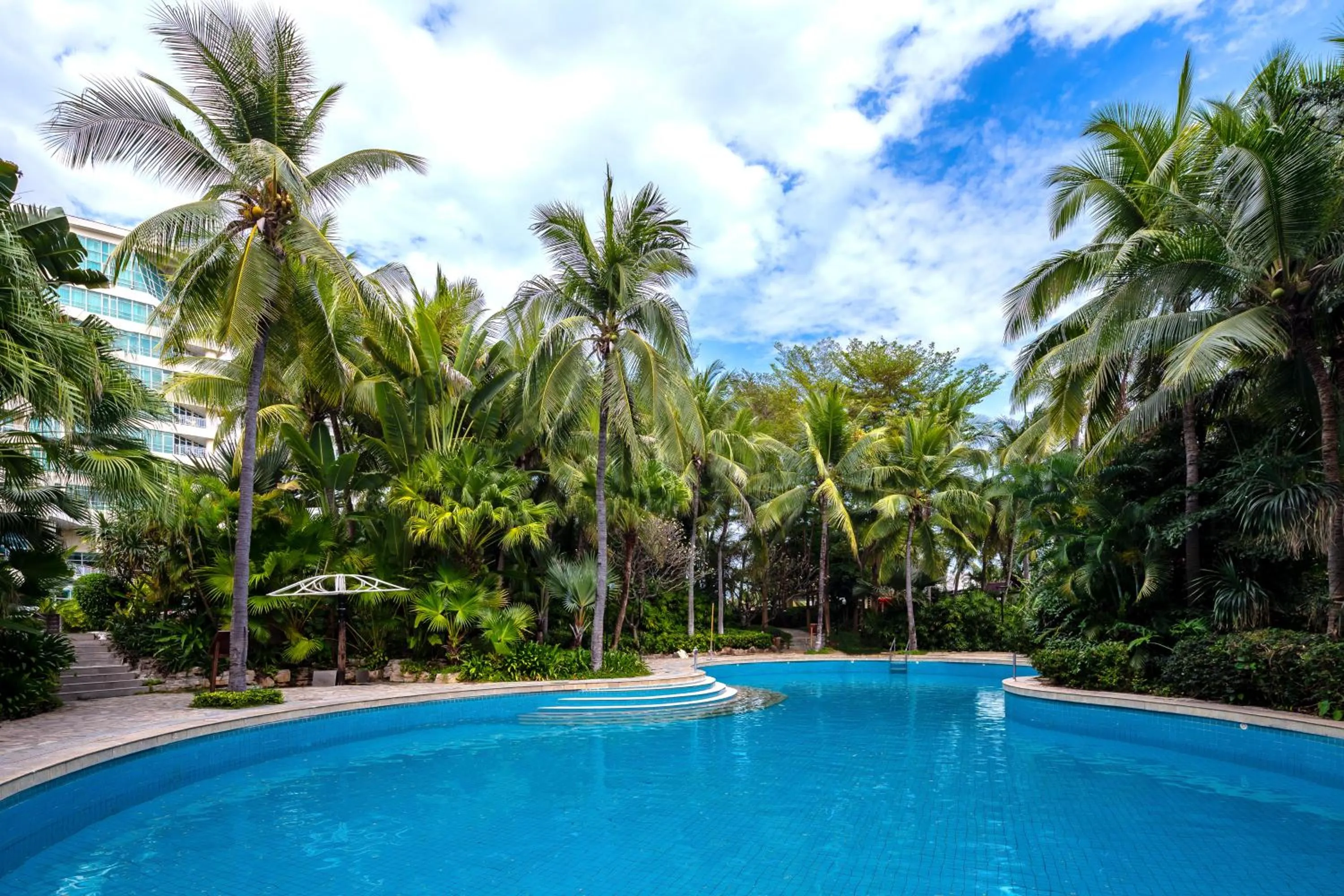Pool view, Swimming Pool in Sunshine Resort Intime Sanya