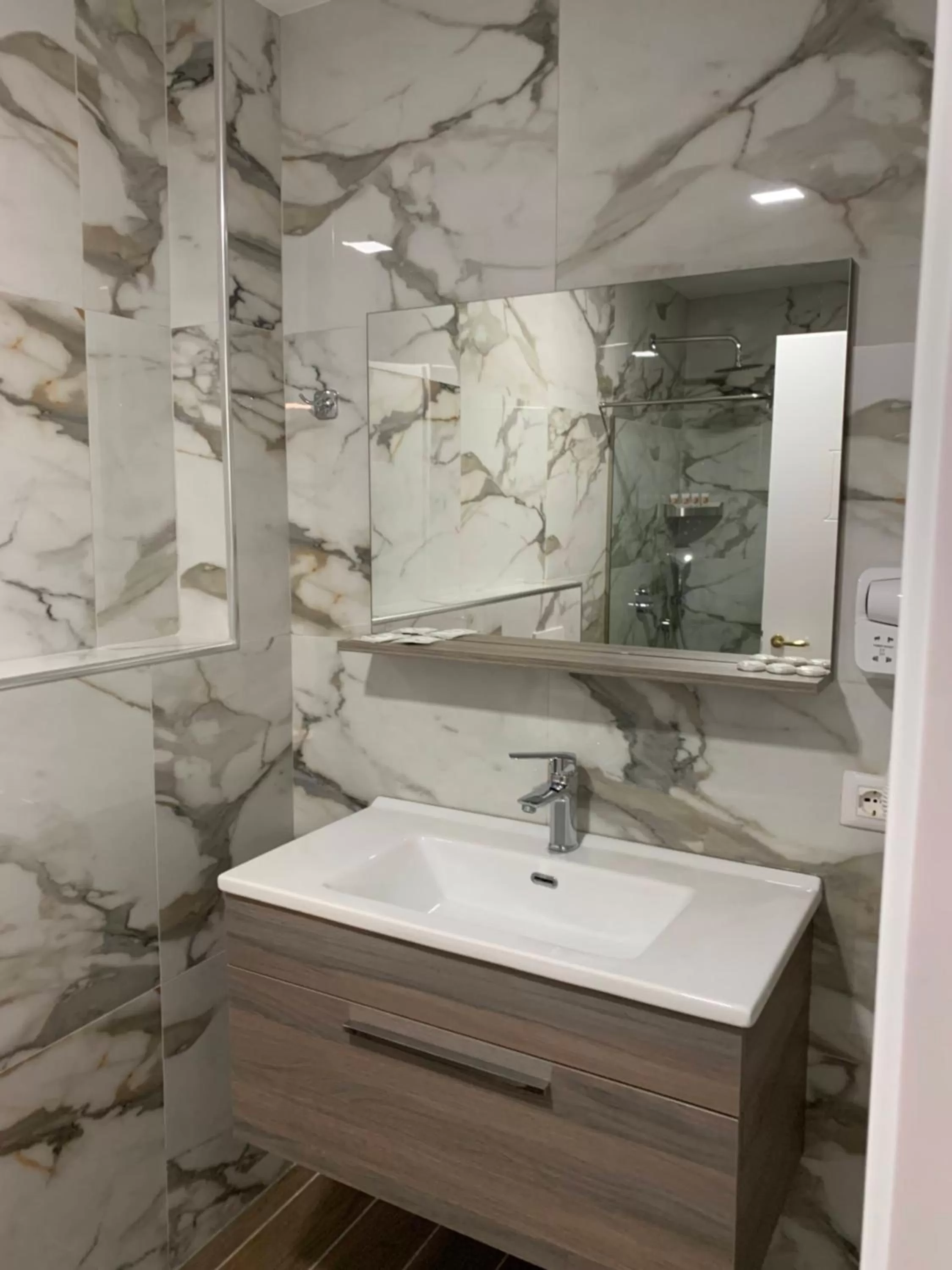 Bathroom in Grand Hotel Pogradec