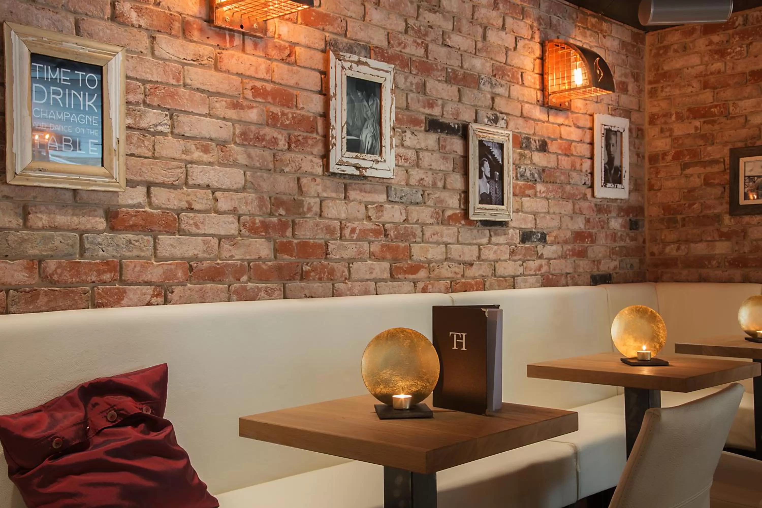 Restaurant/places to eat in Boutiquehotel Thessoni Classic & Self service Residence Home Zürich