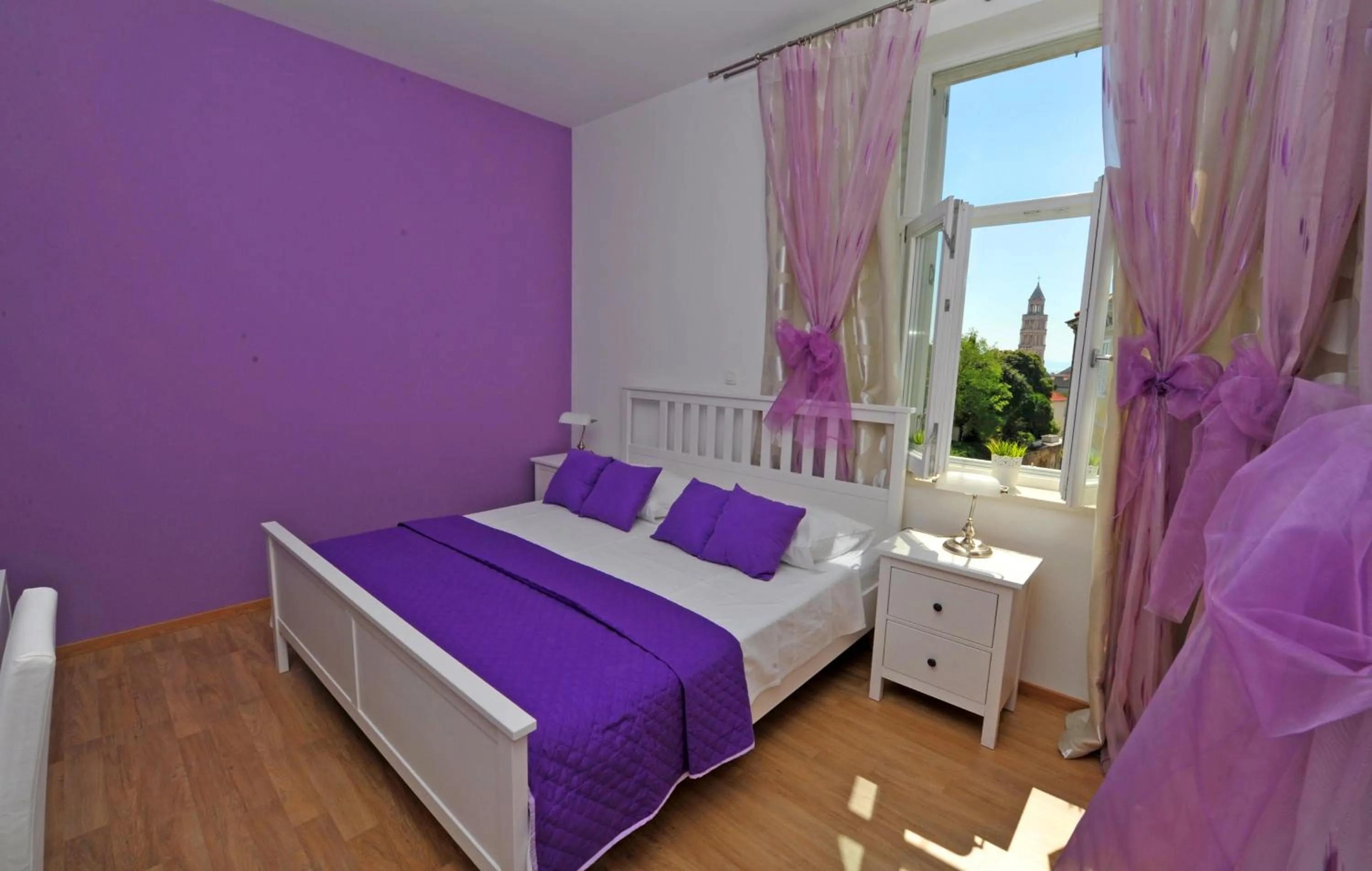 Bed in Luxury Rooms Nirvana