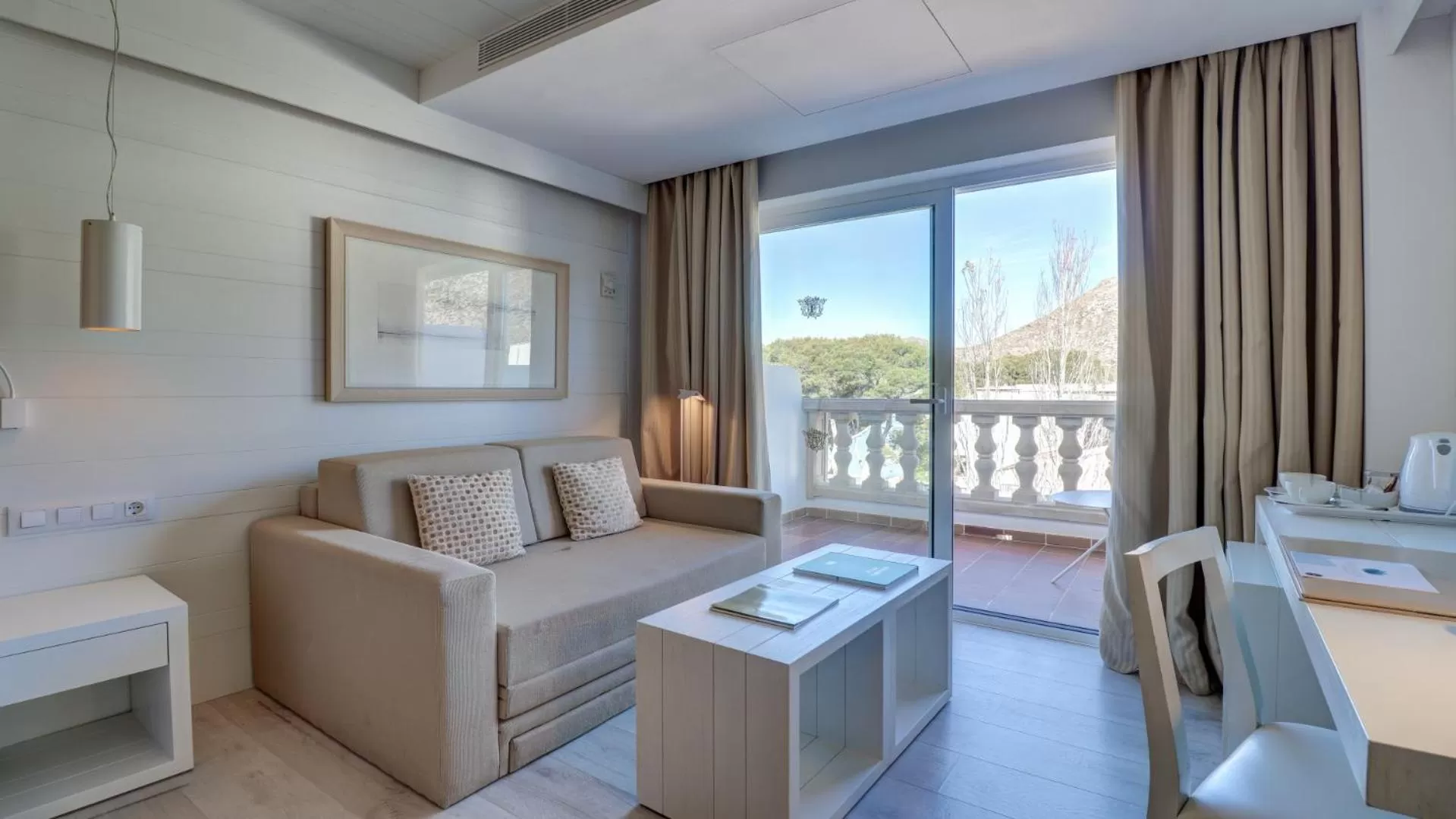 View (from property/room), Bed in Hotel Illa d'Or & Club Apts 4* Sup