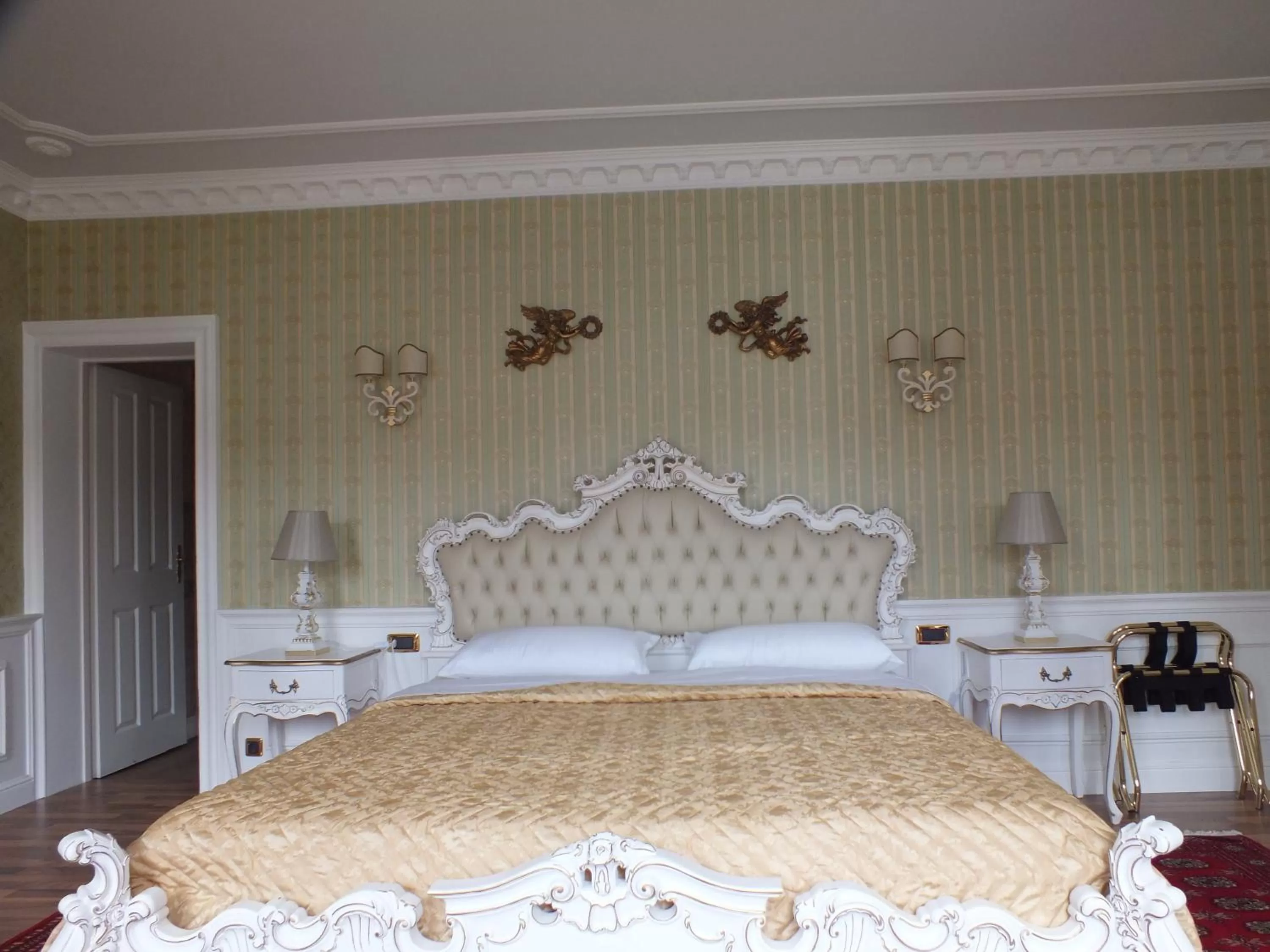 Bed in Villa-Angelina