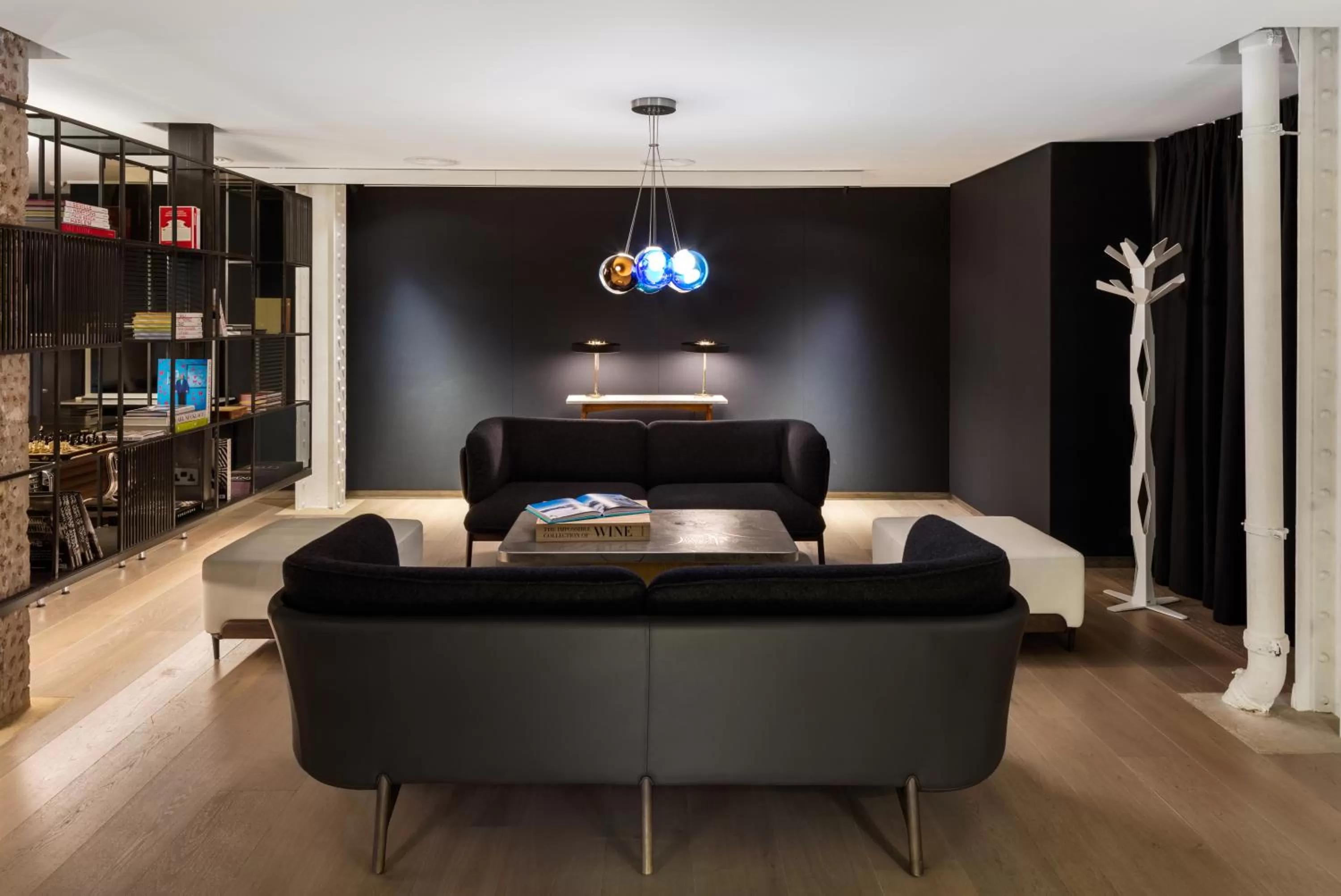 Lobby or reception in Radisson Blu Hotel, London Mercer Street