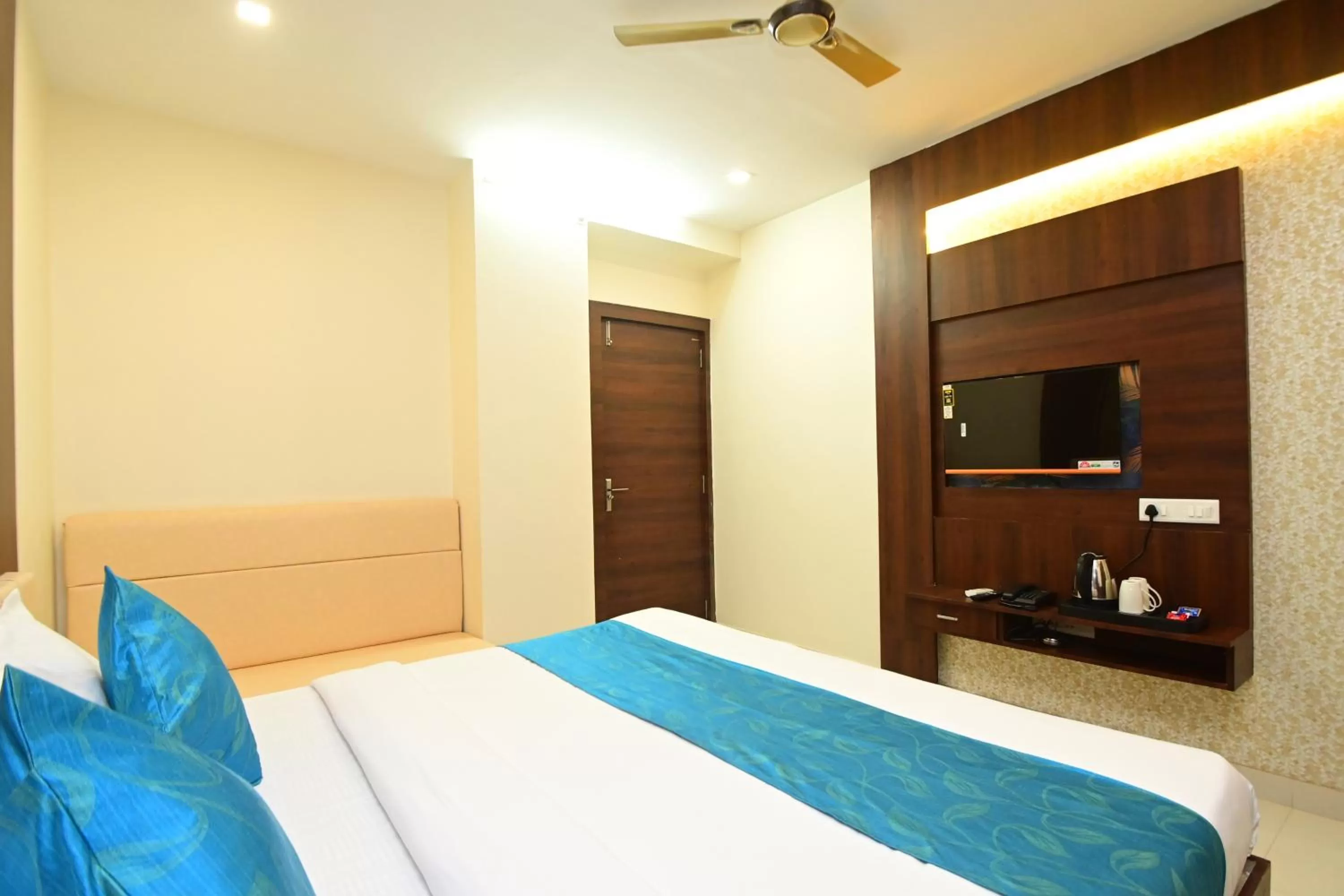 View (from property/room), Bed in Hotel Hallmark By THC Group