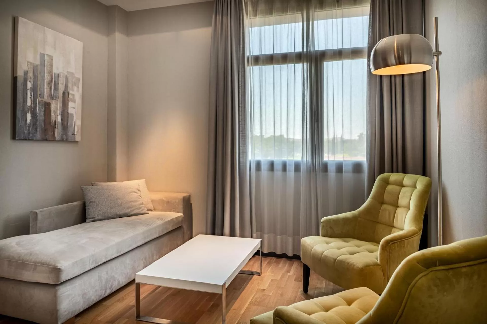 Living room, Bed in Hotel Parque Real