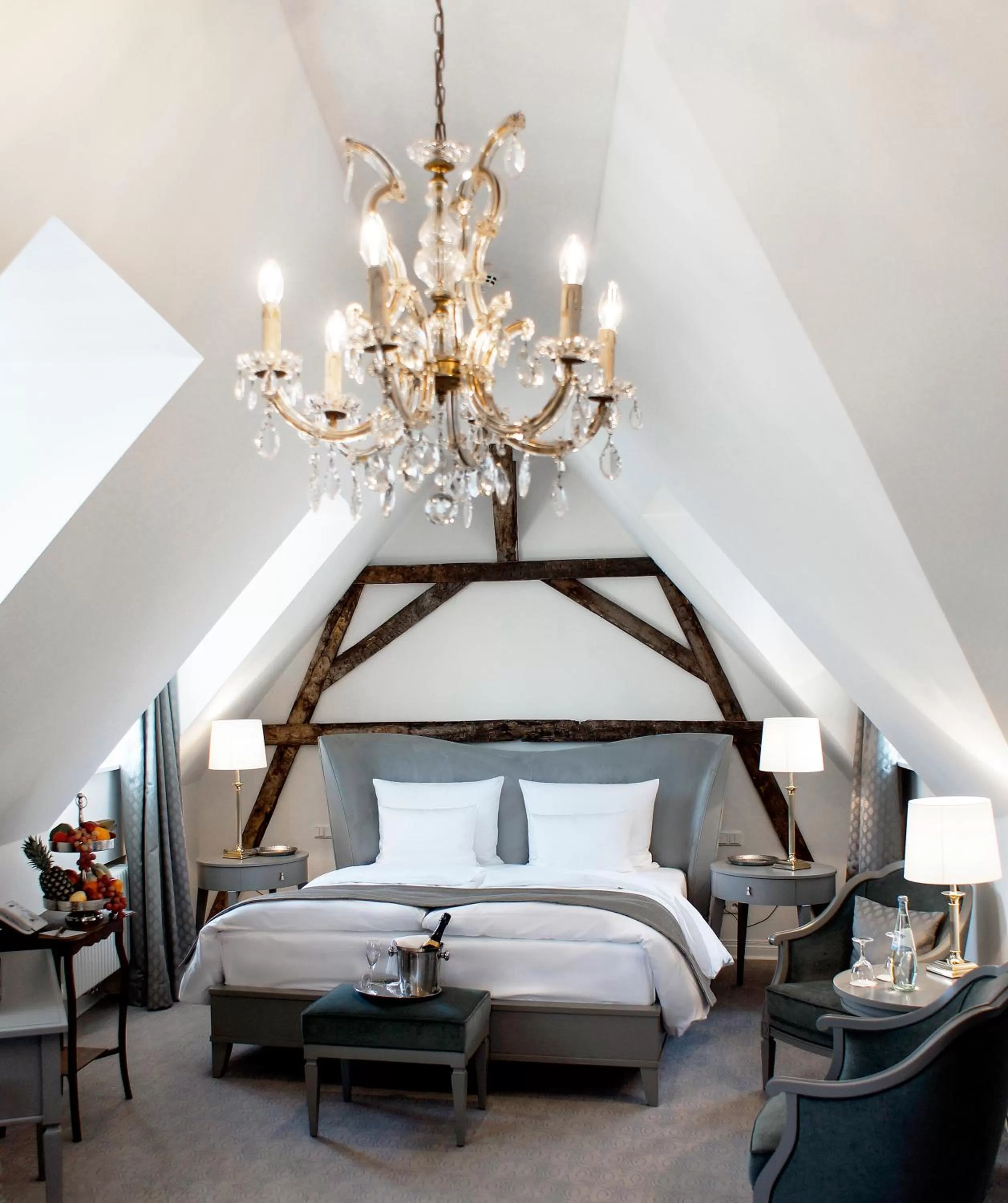 Bed in Romantik Hotel Zur Glocke