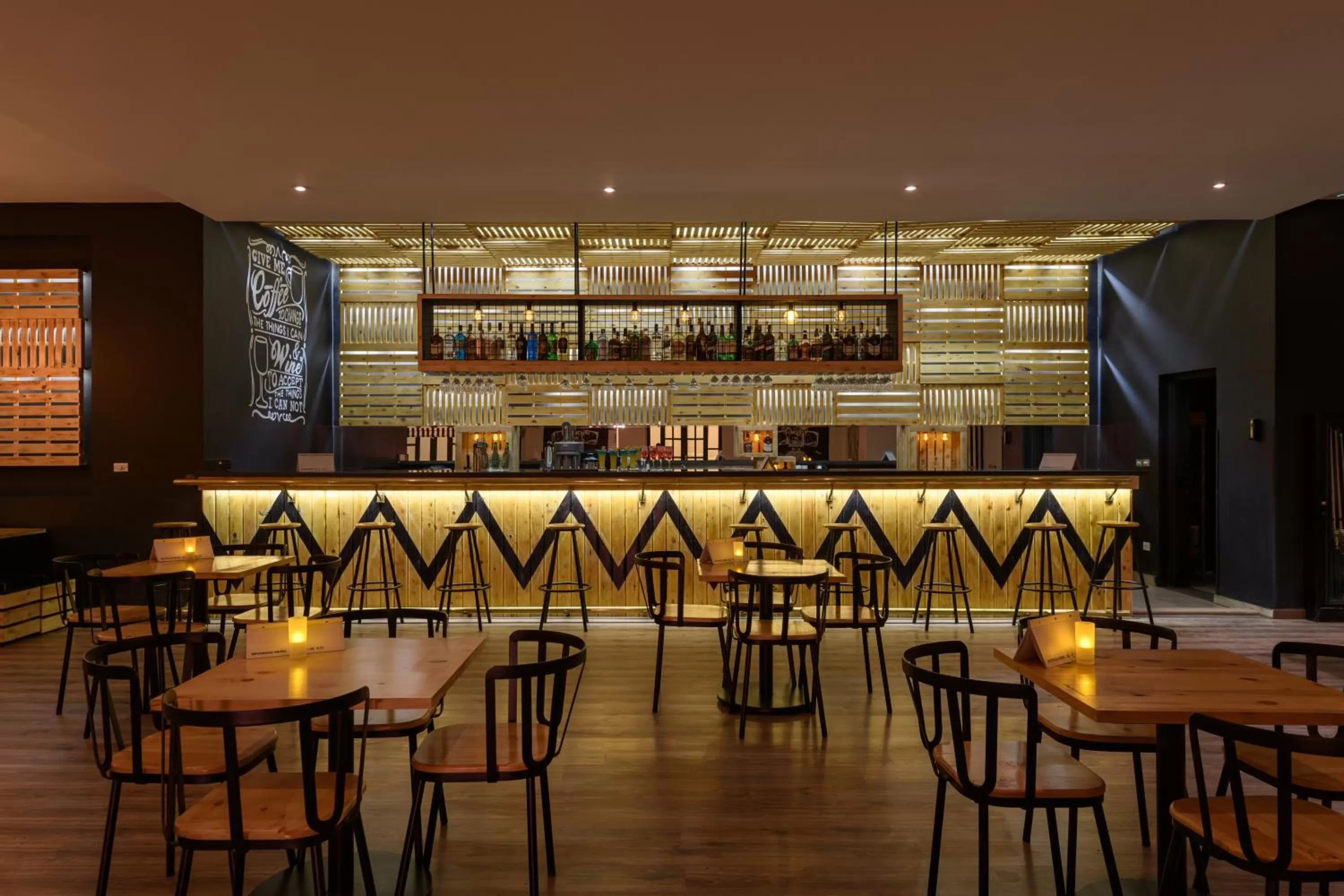 Lounge or bar in Desert Rose Resort