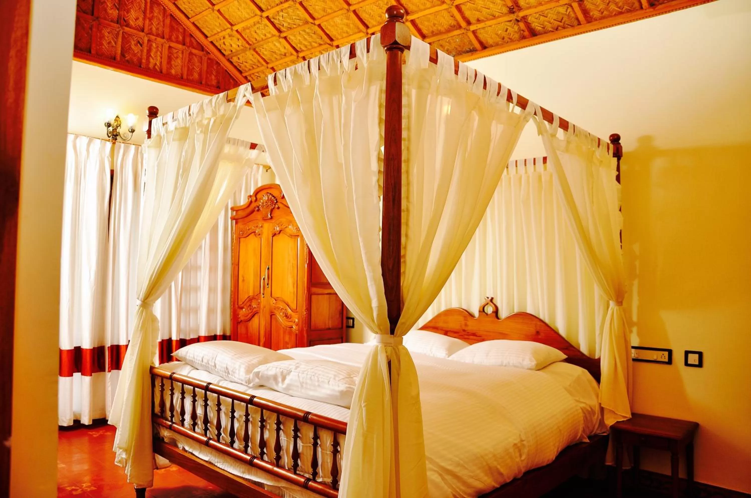 Bed in Hanging Huts Resorts
