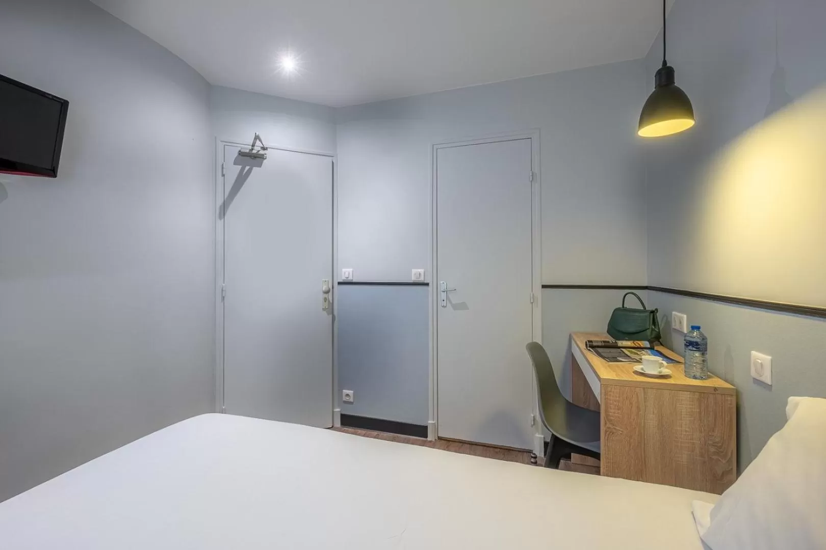 Bedroom, Bed in Hotel Lilas Blanc