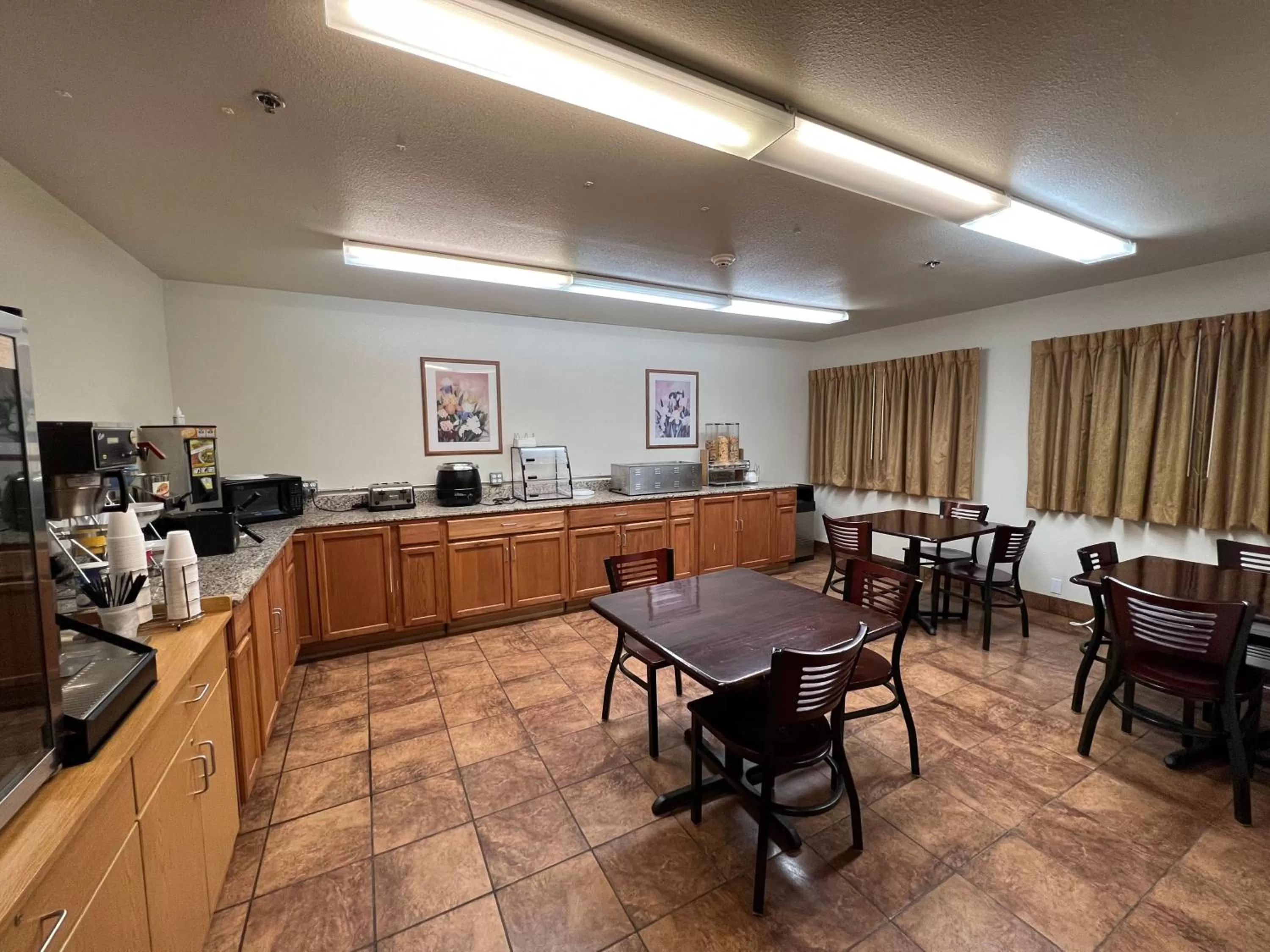 Dining area in Americas Best Value Inn and Suites Ada