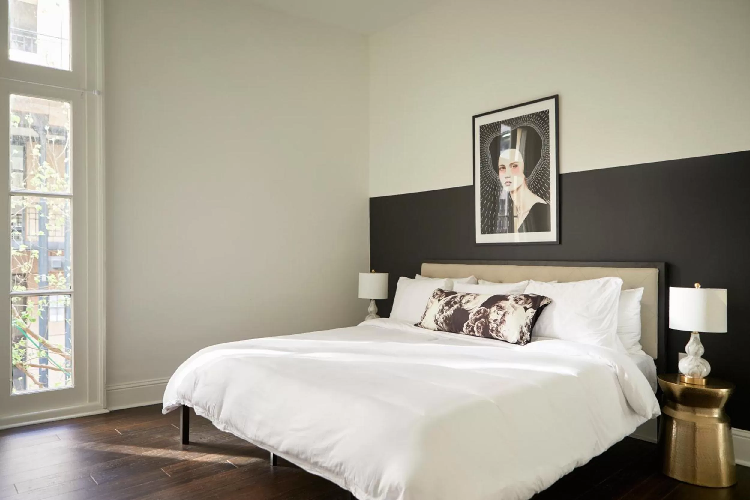 Bed in Sonder Lafayette Square