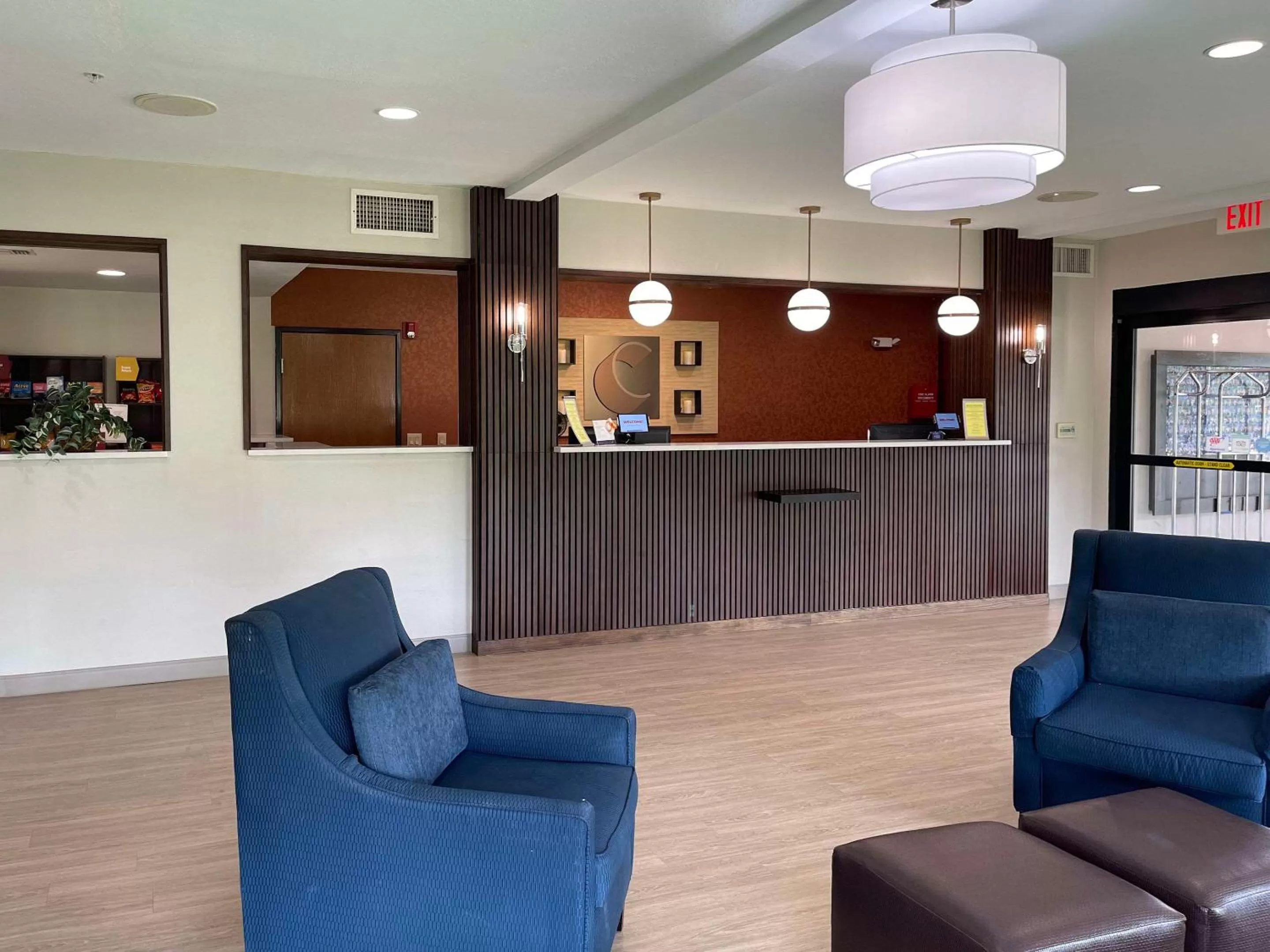 Lobby or reception in Comfort Suites Near Seaworld