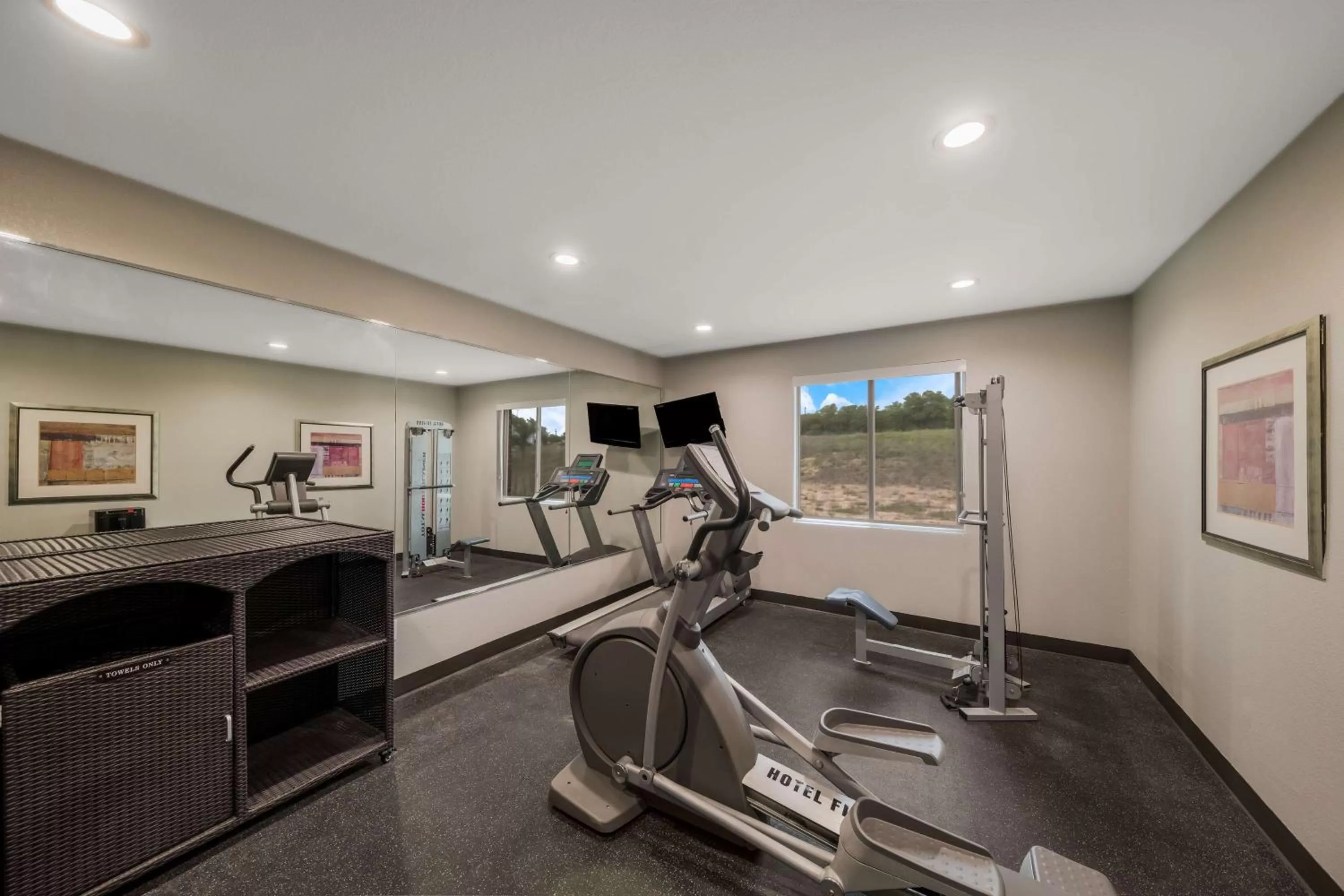 Fitness centre/facilities in Best Western Bowie Inn & Suites