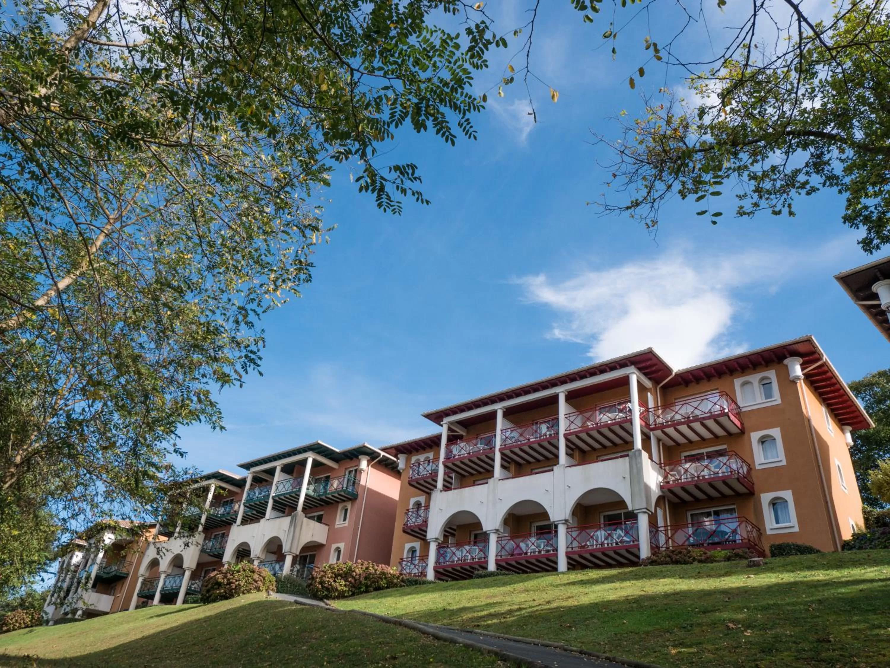 Facade/entrance in Résidence Mer & Golf Soko-Eder