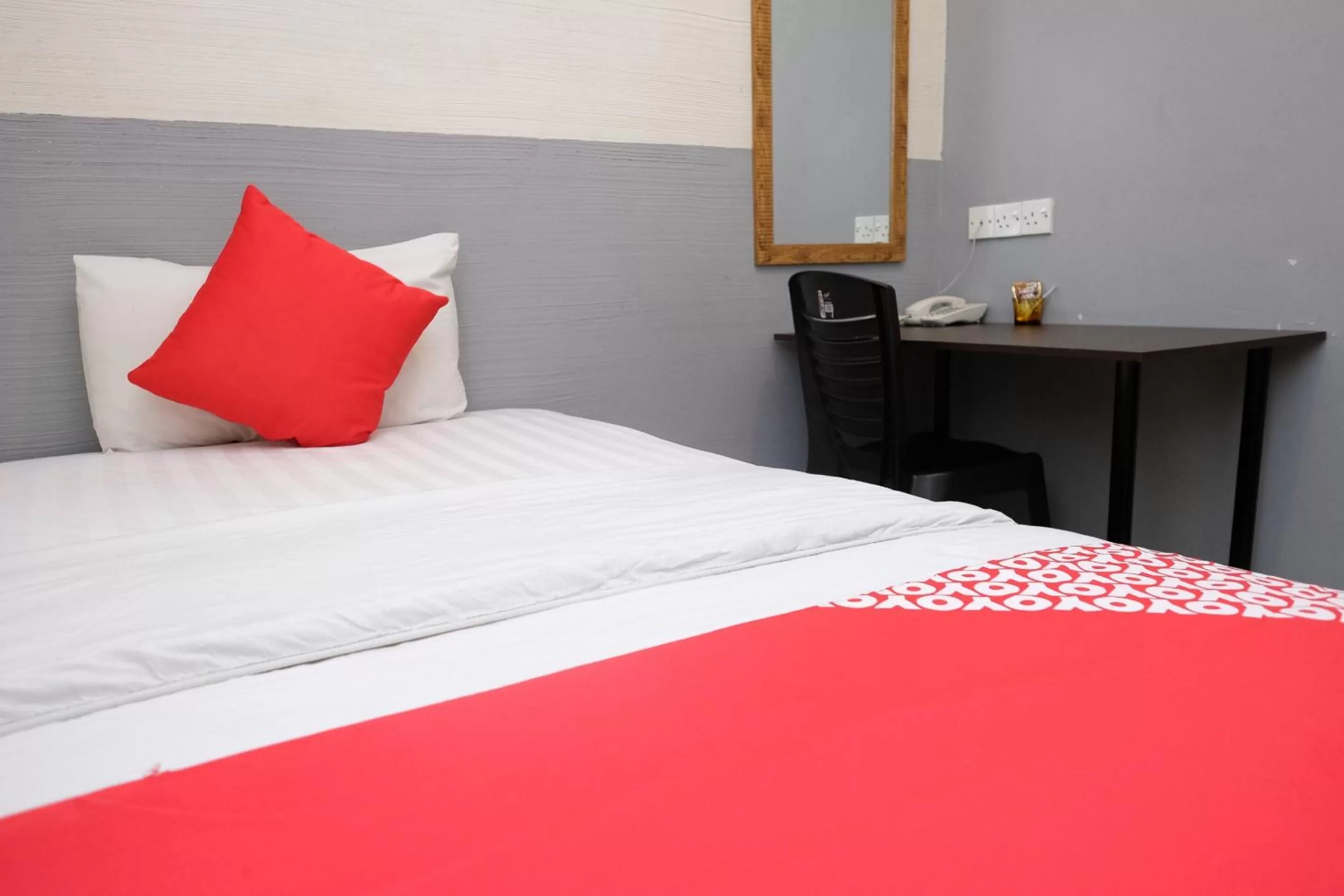 Photo of the whole room, Bed in Hotel De' Tees, Masai Utama