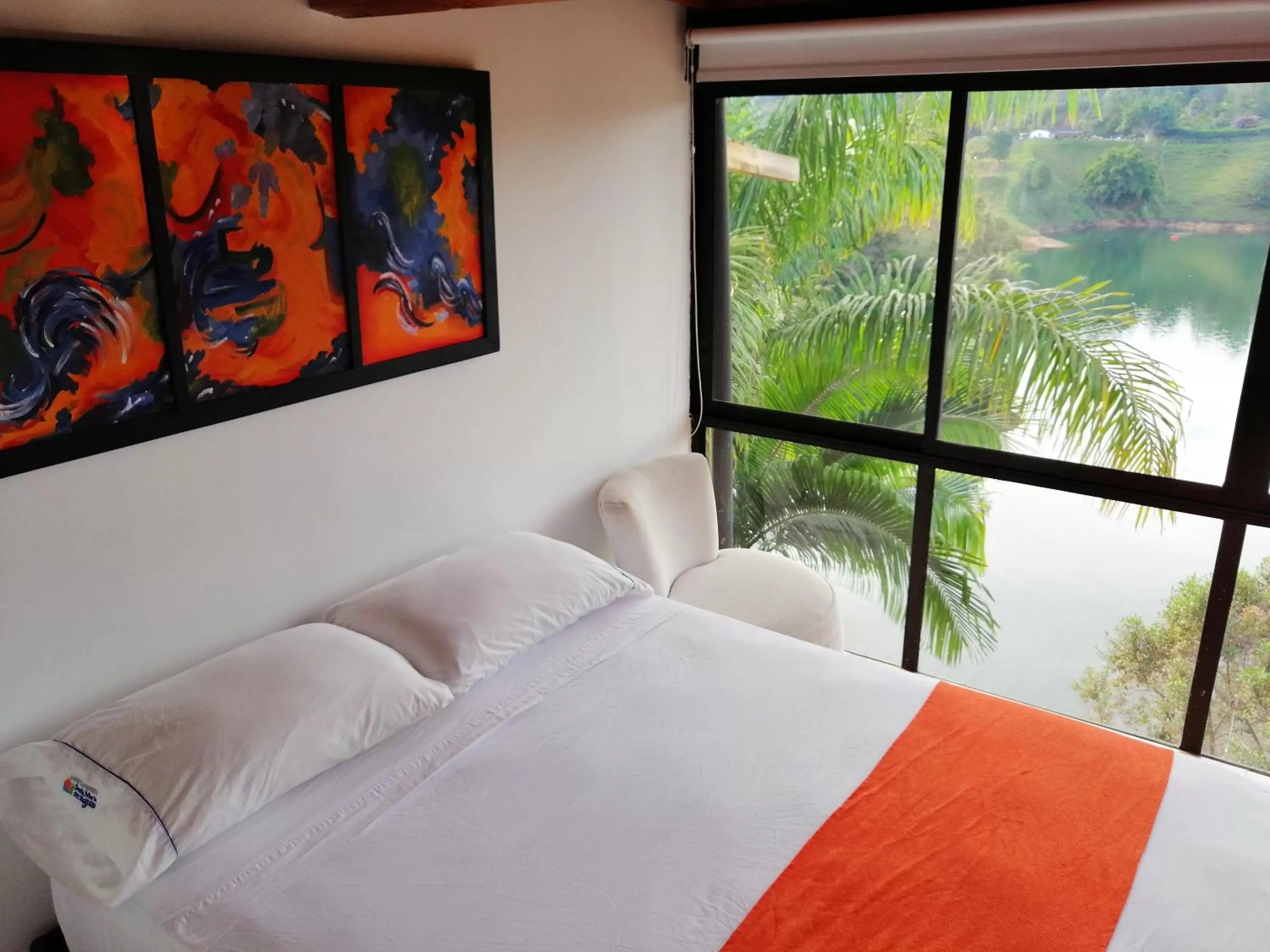 Double Room with Lake View in Hotel Santa Maria de las Aguas Peñol