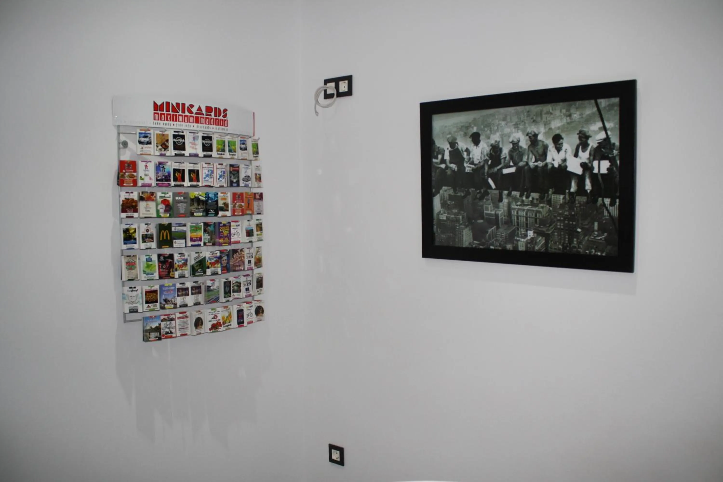 Lobby or reception in Hostal MH Fuencarral