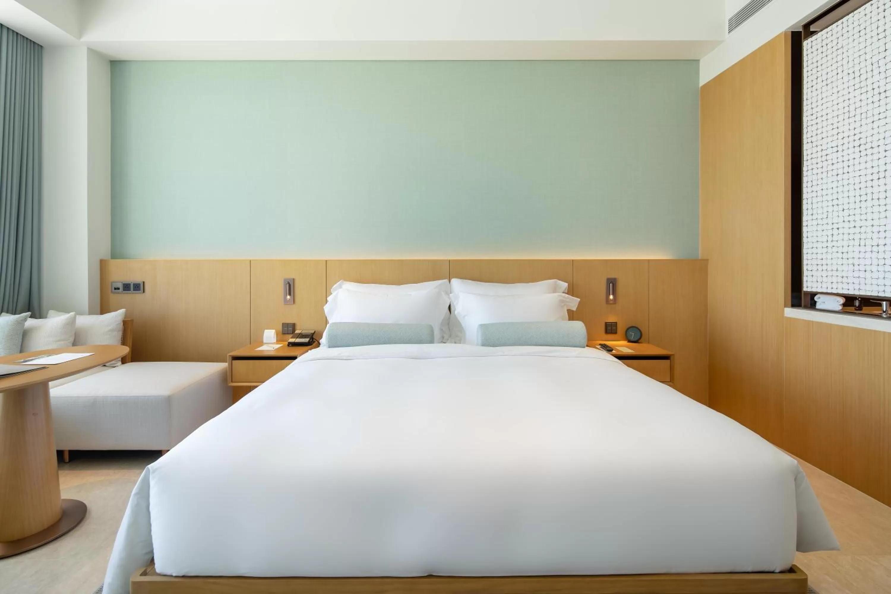 Guests, Bed in Shilla Monogram Danang