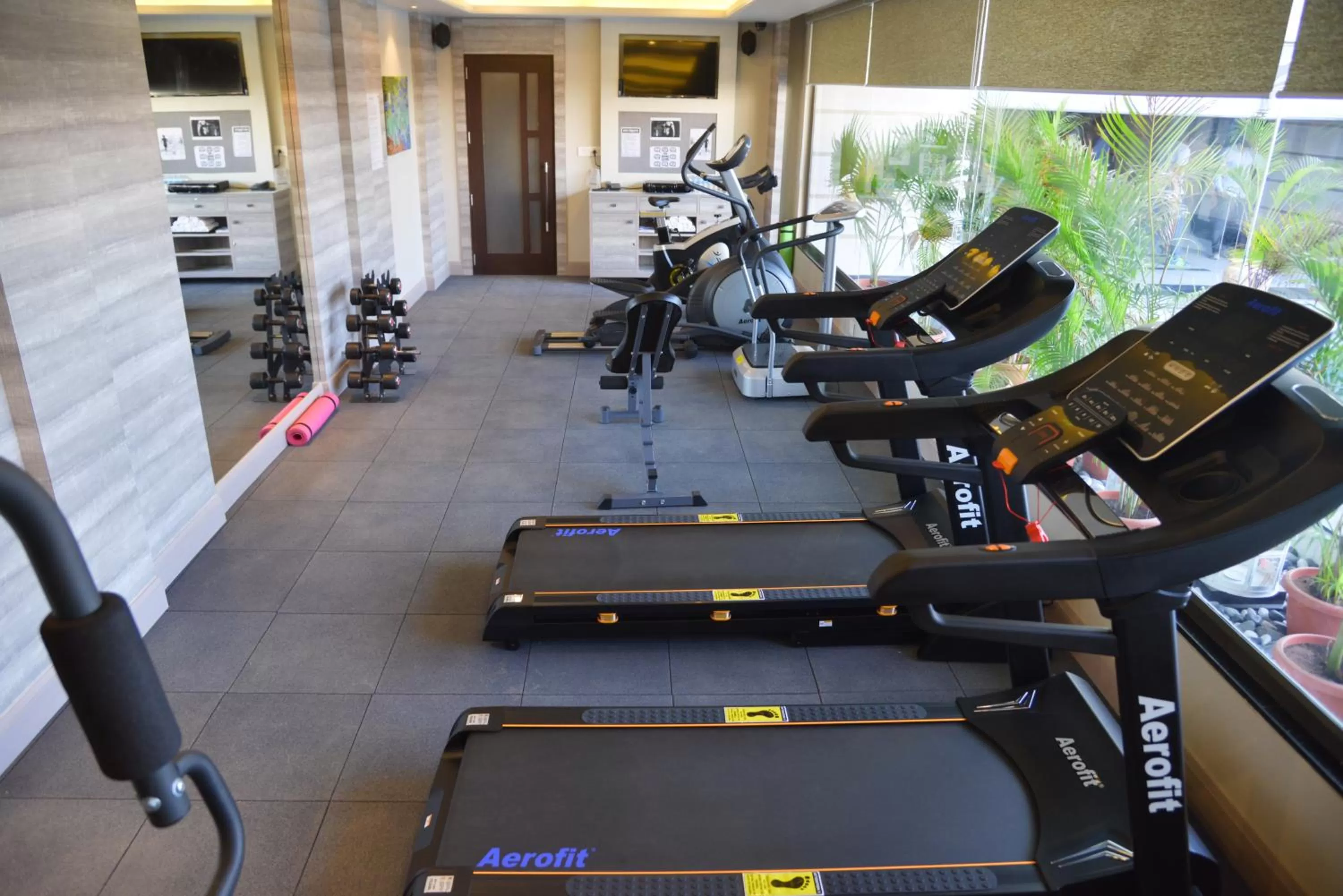 Fitness centre/facilities in Efcee Sarovar Premiere Bhavnagar