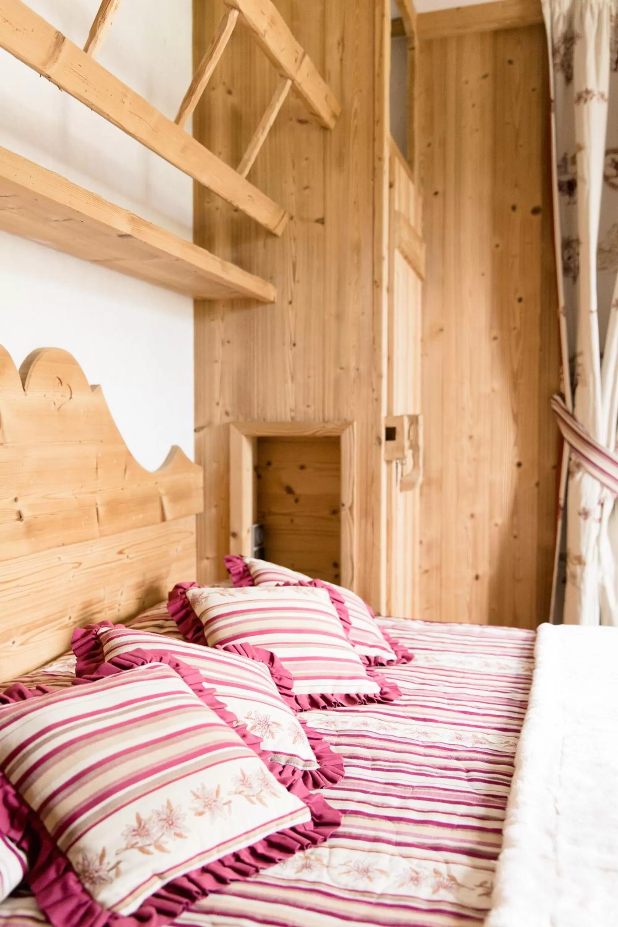 Bedroom, Bed in Hôtel Le Sporting