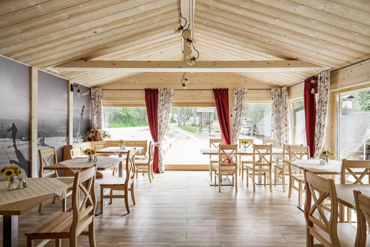 Restaurant/Places to Eat in Karina