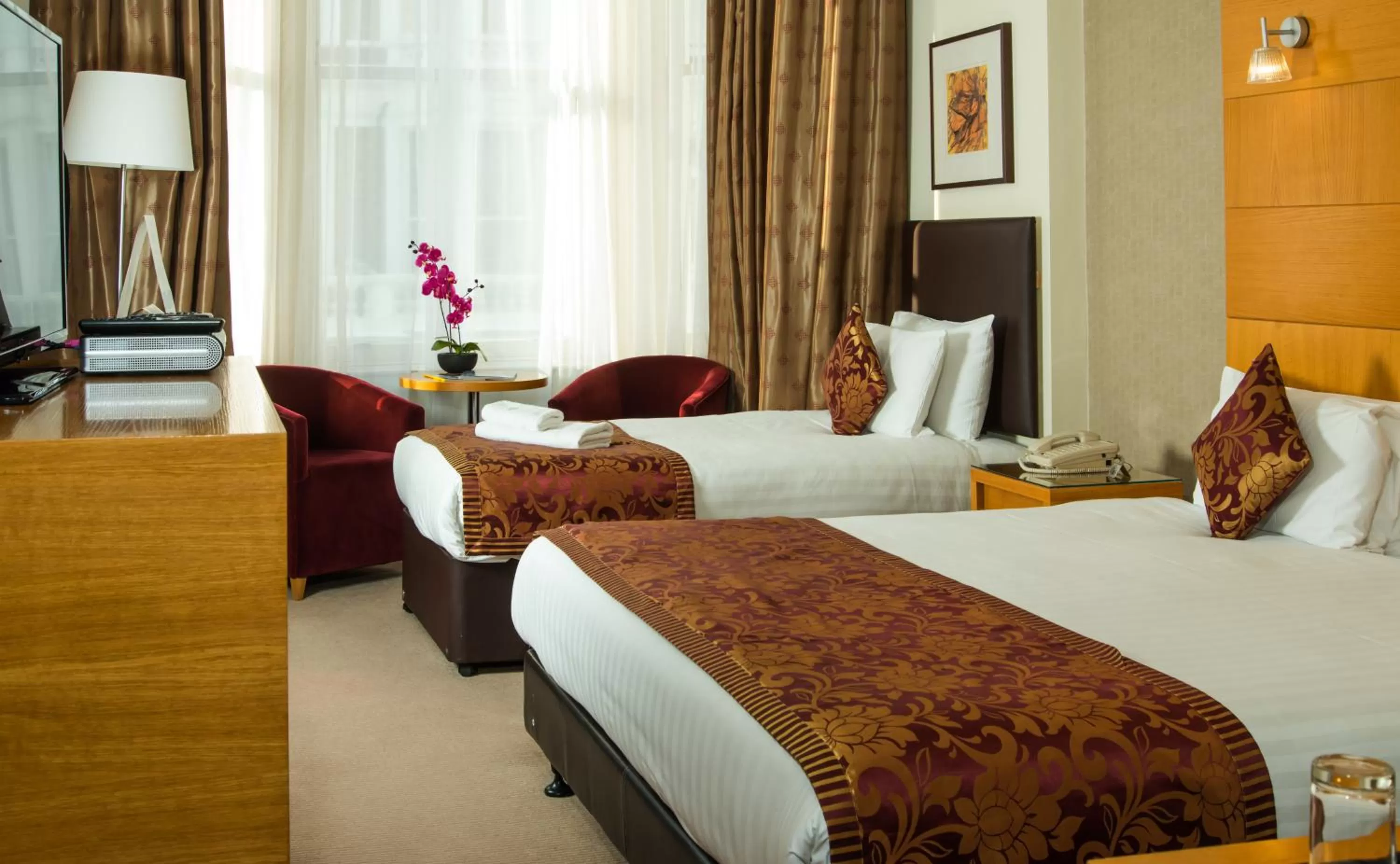 Photo of the whole room, Bed in The Park City Grand Plaza Kensington Hotel