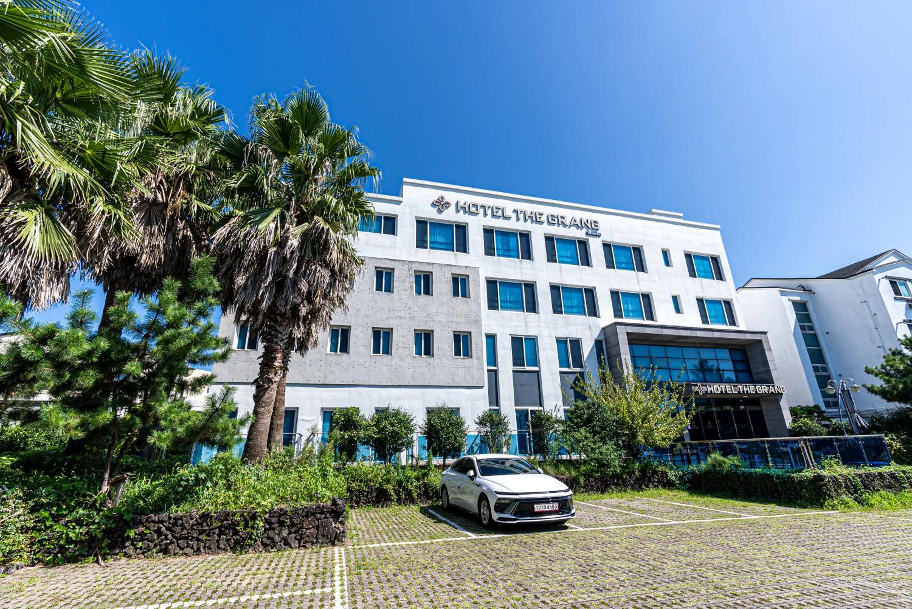 Parking in Hotel The Grang Jungmun