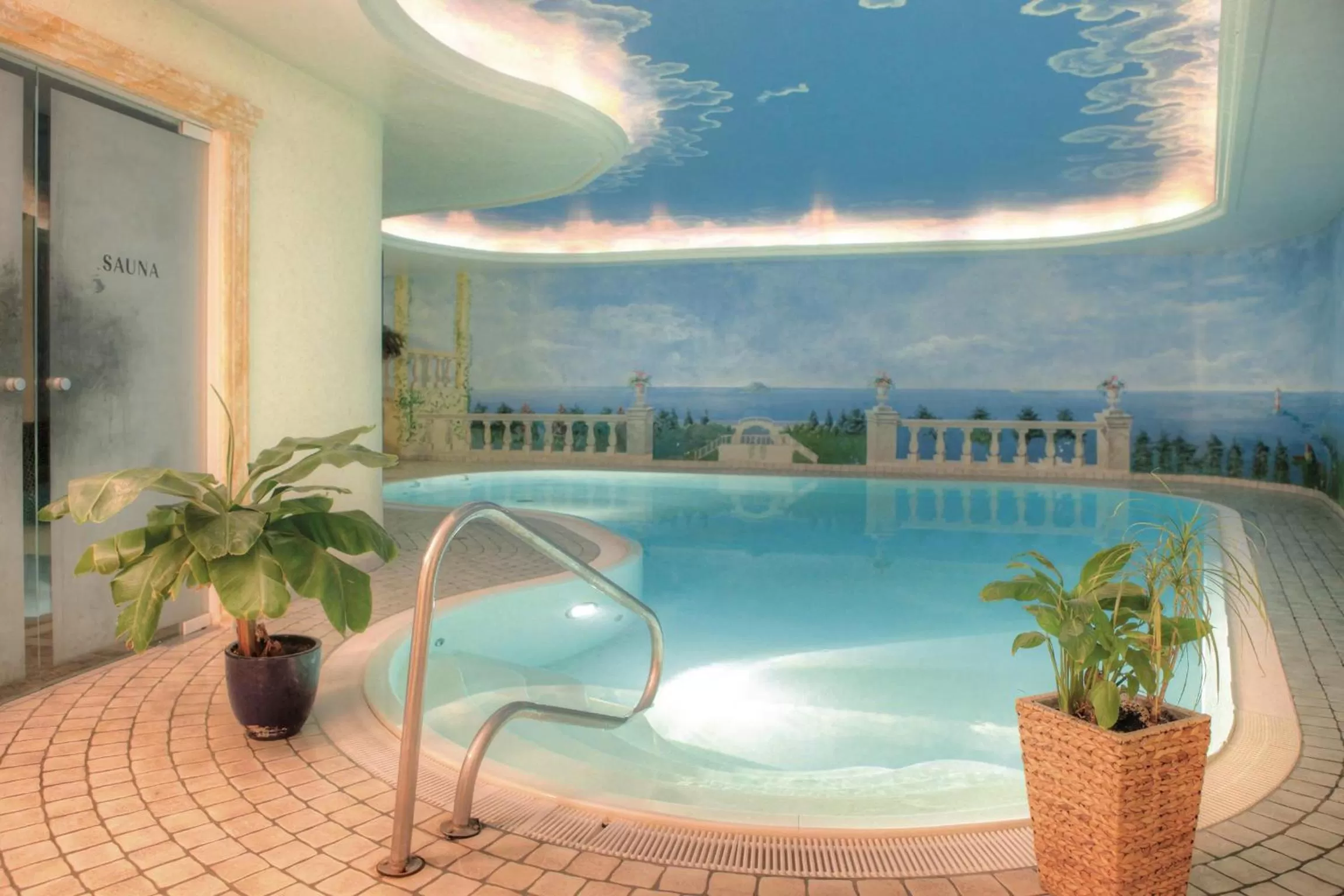 Swimming pool in SEETELHOTEL Ostseeresidenz Ahlbeck