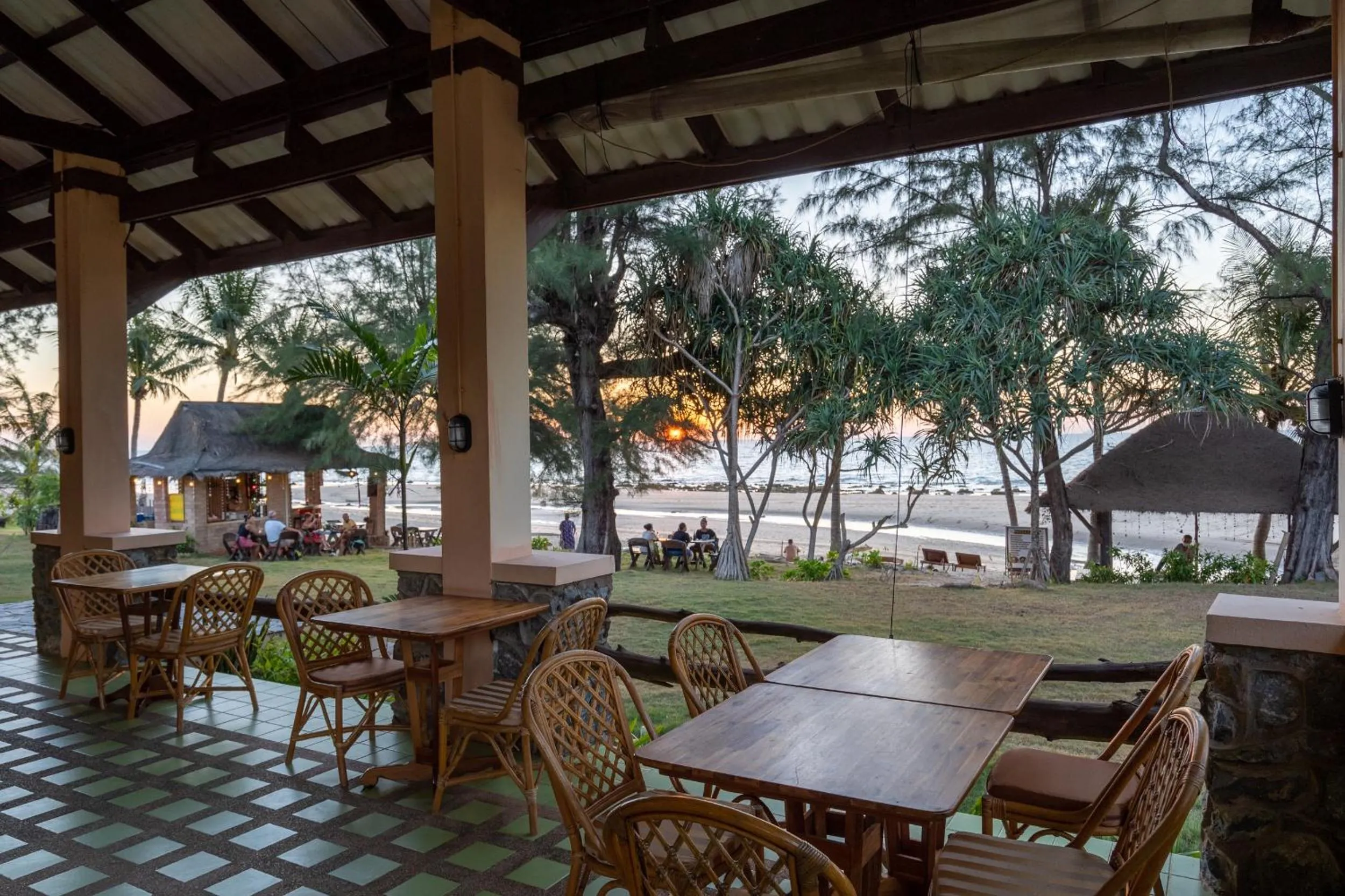 Restaurant/places to eat in Gooddays Lanta Beach Resort SHA