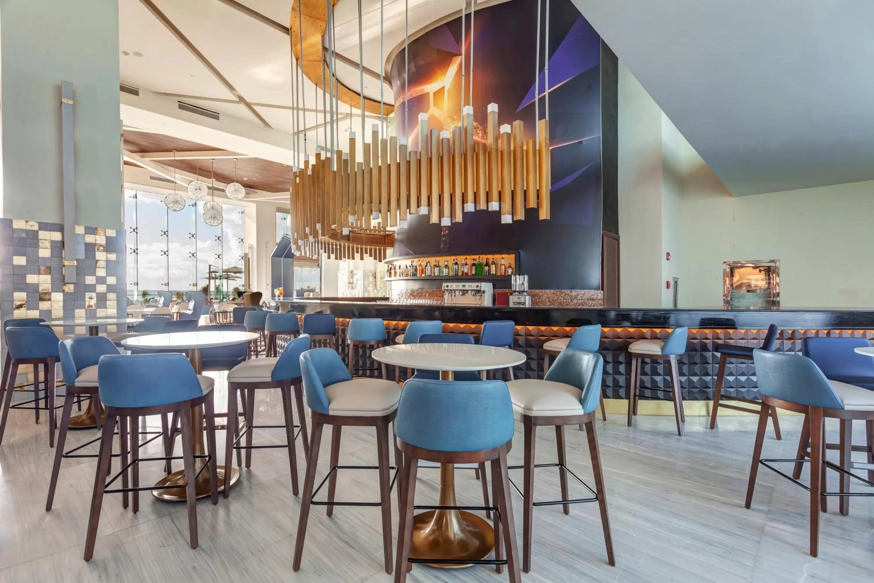 Lounge or bar in Royalton CHIC Cancun, An Autograph Collection All-Inclusive Resort - Adults Only