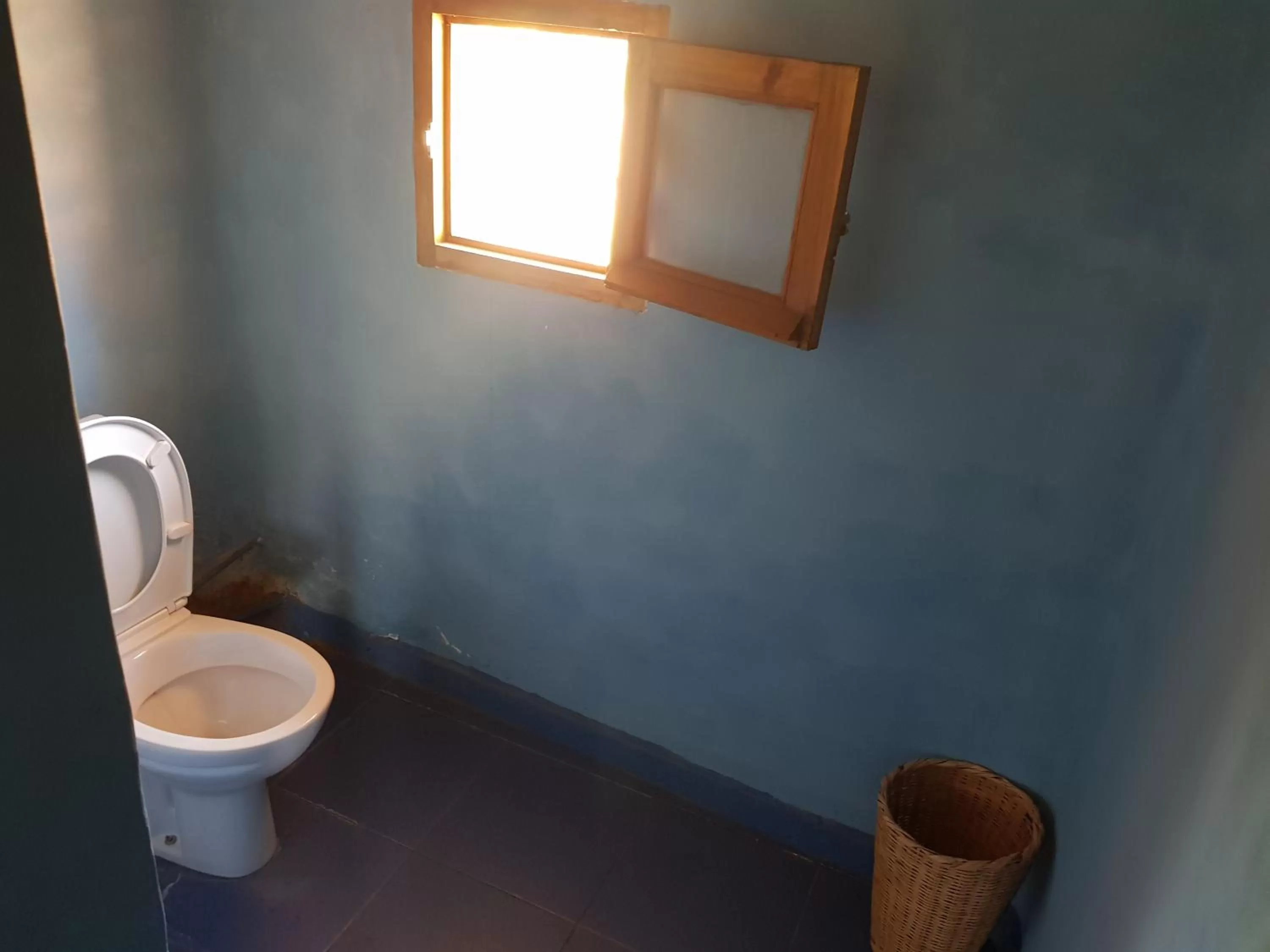 Bathroom in ecolodge bivouac des aigles