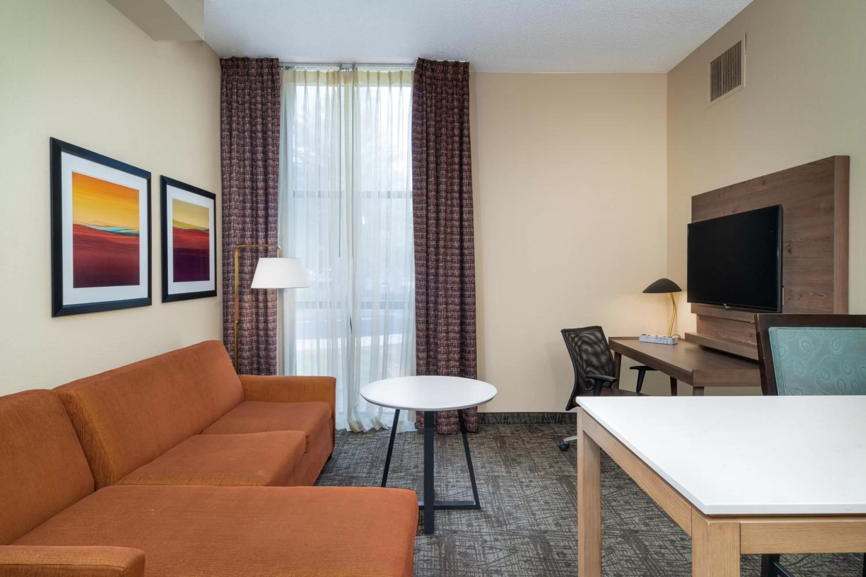 TV and multimedia in Staybridge Suites Memphis-Poplar Ave East by IHG