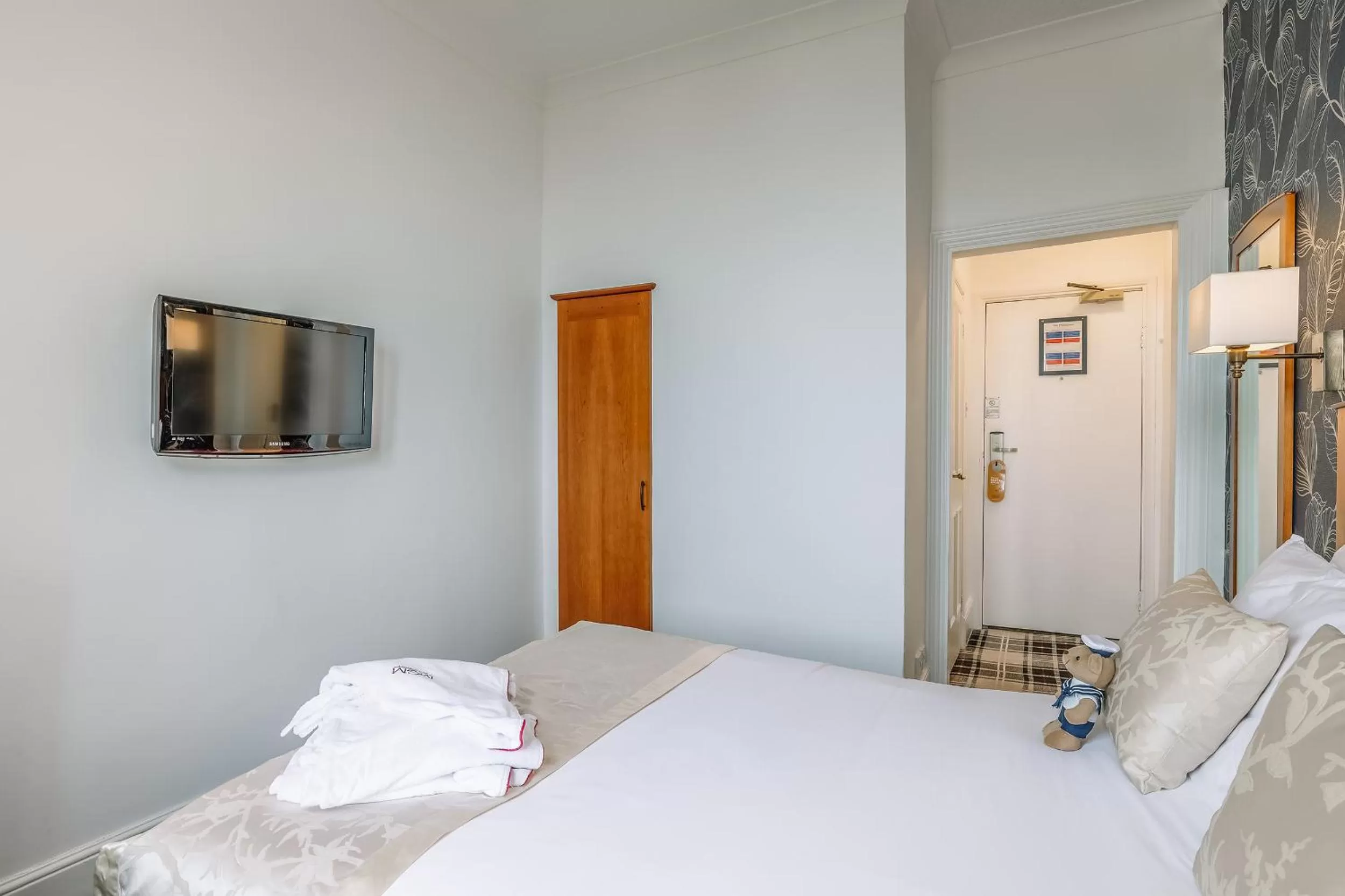 Bedroom, Bed in Muthu Westcliff Hotel (Near London Southend Airport)