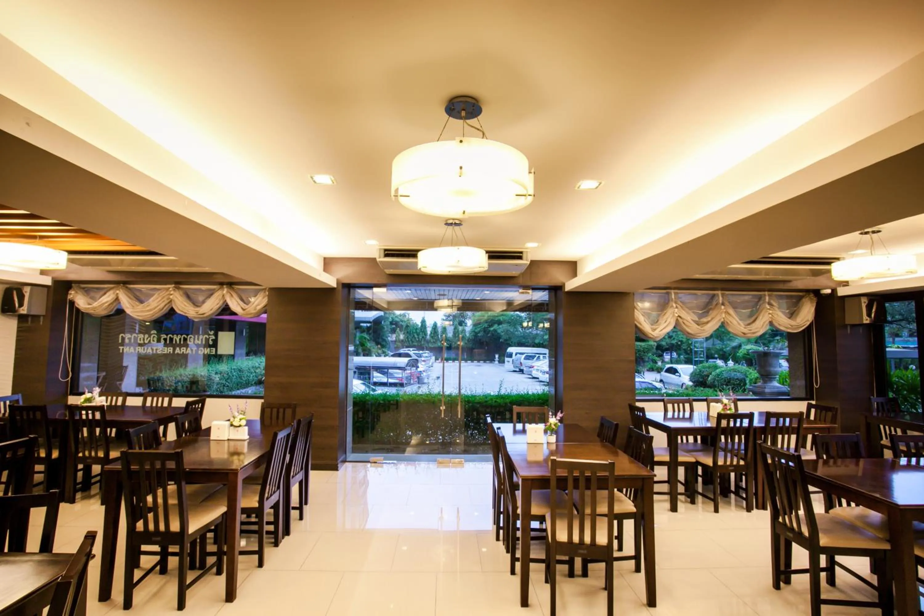 Restaurant/places to eat in Grand Tara Garden Thai Hotel