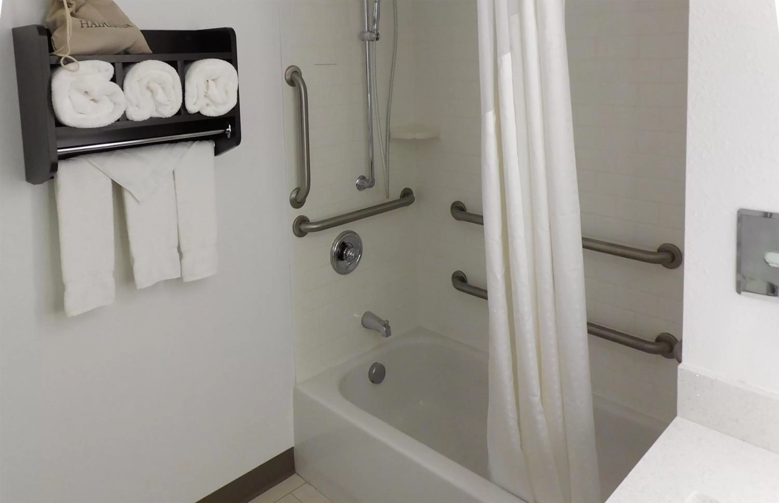 Bathroom in Holiday Inn Express - Coventry S - West Warwick Area by IHG