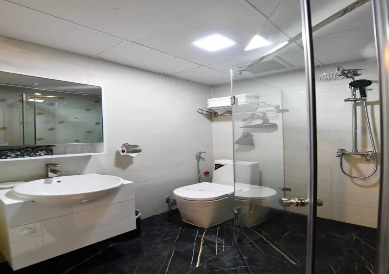 Bathroom in Bella Rosa Trendy Hotel & Spa