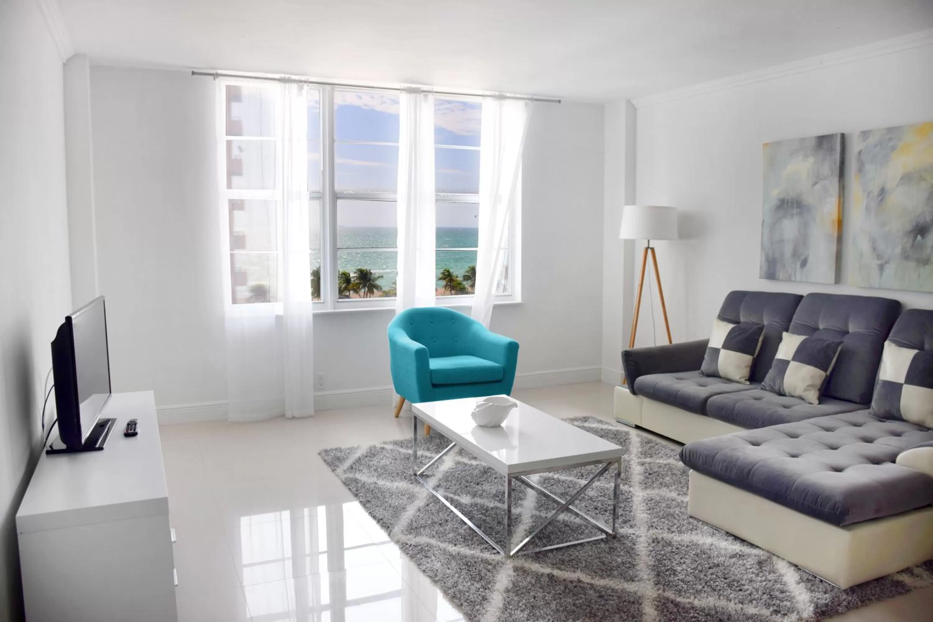 Living room in Seacoast Suites on Miami Beach