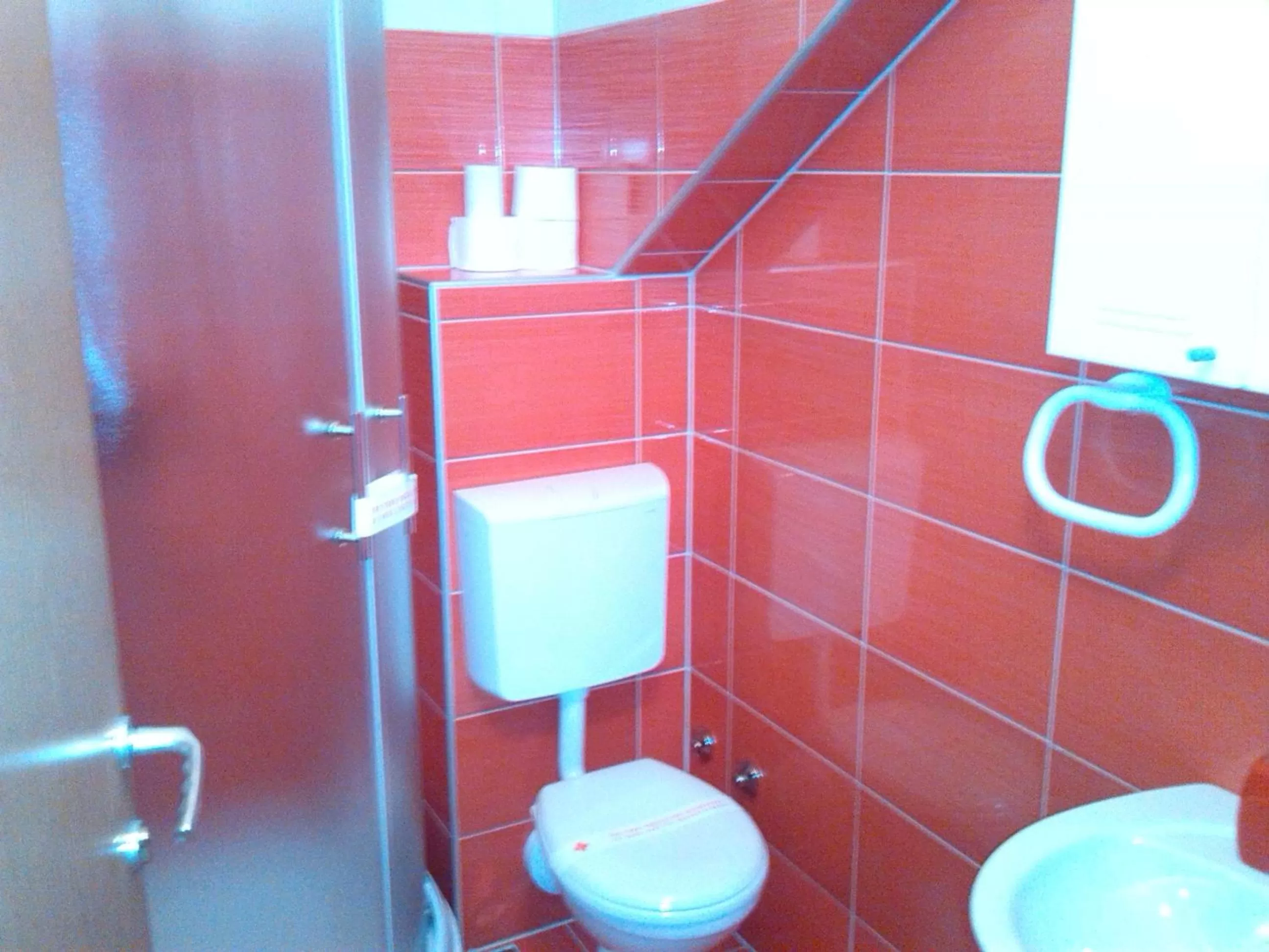 Bathroom in Motel Maks