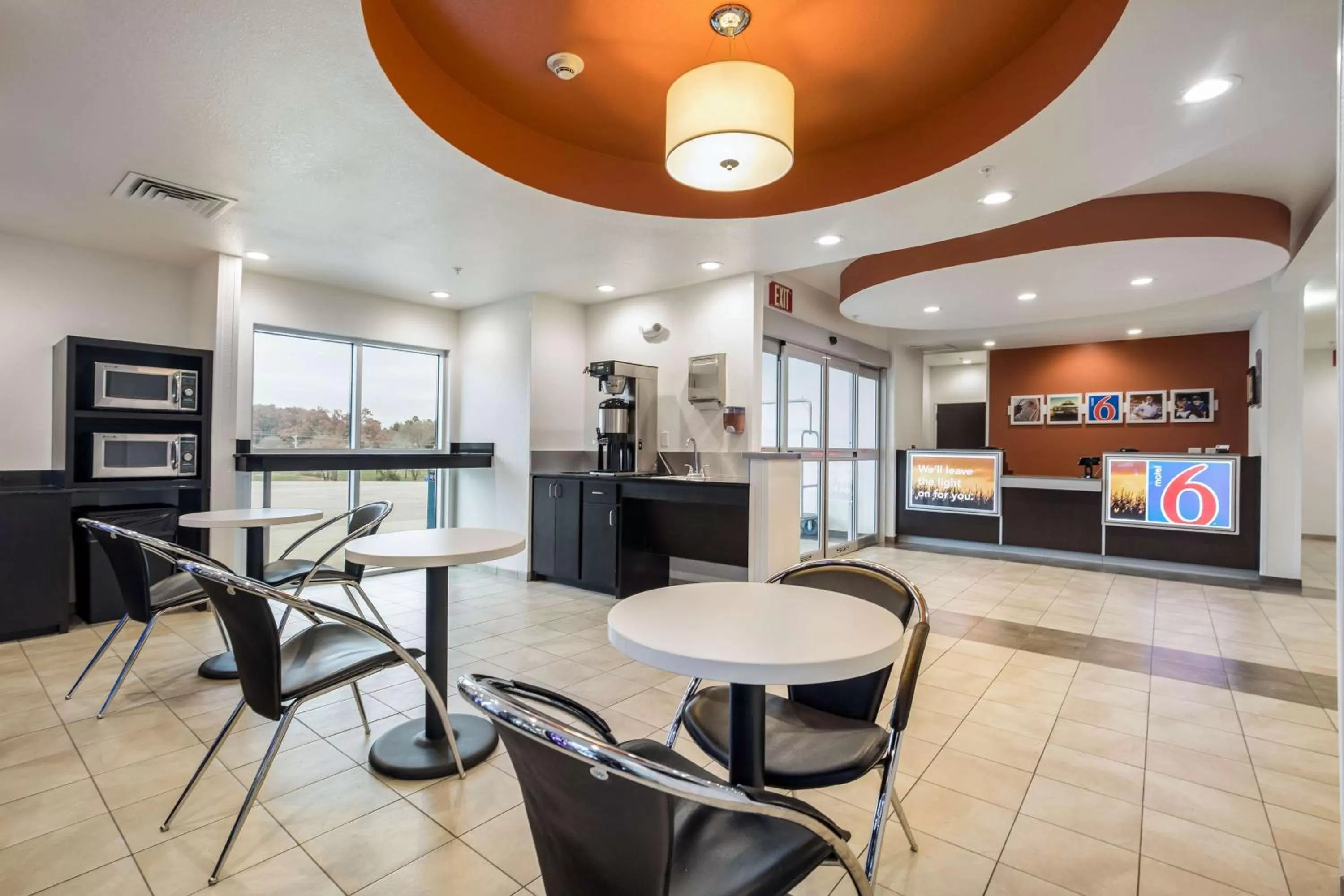 Lobby or reception in Motel 6 Poplar Bluff, MO