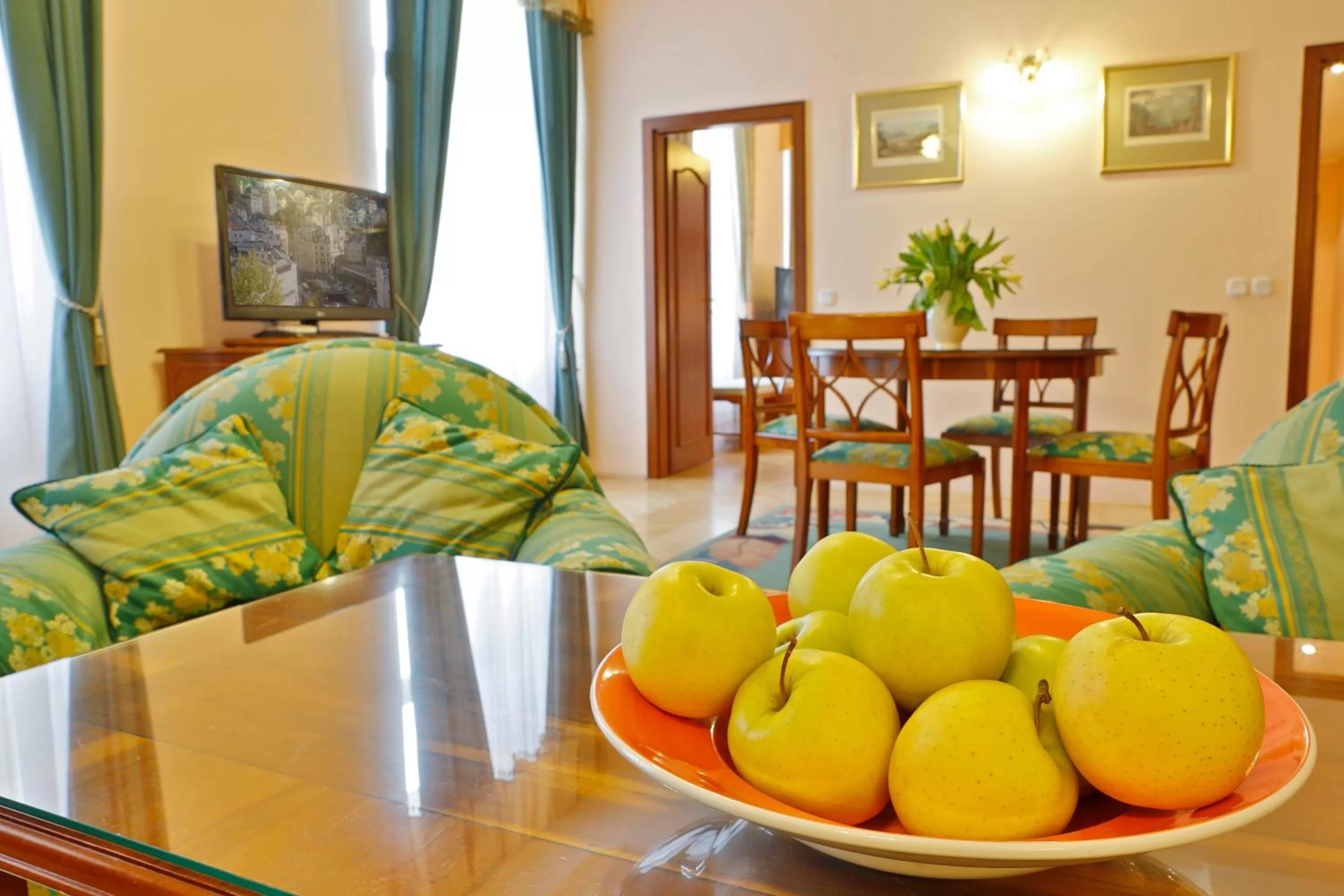 room service in Hotel Kolonada