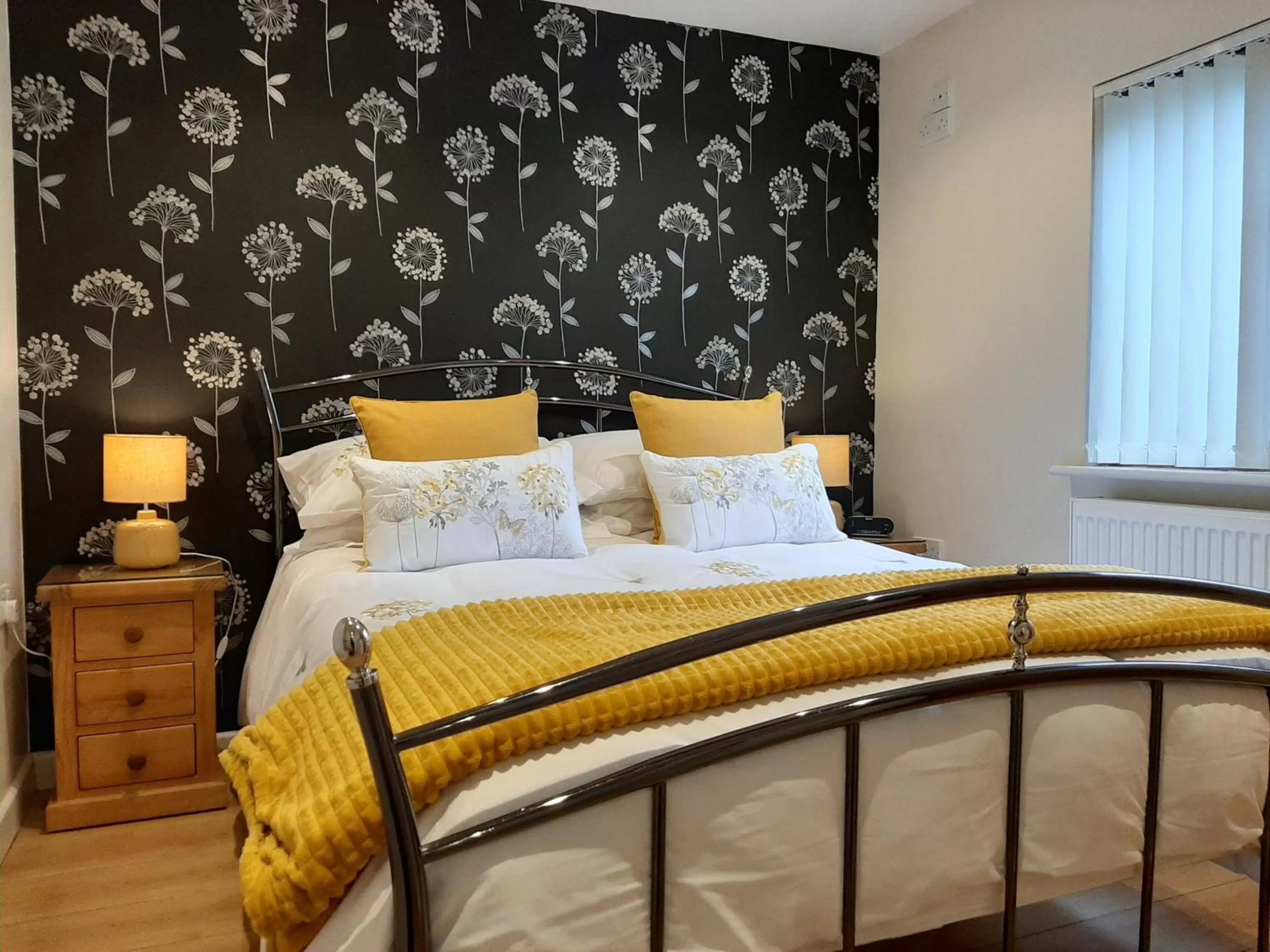 Bedroom, Bed in Oak Lodge B&B