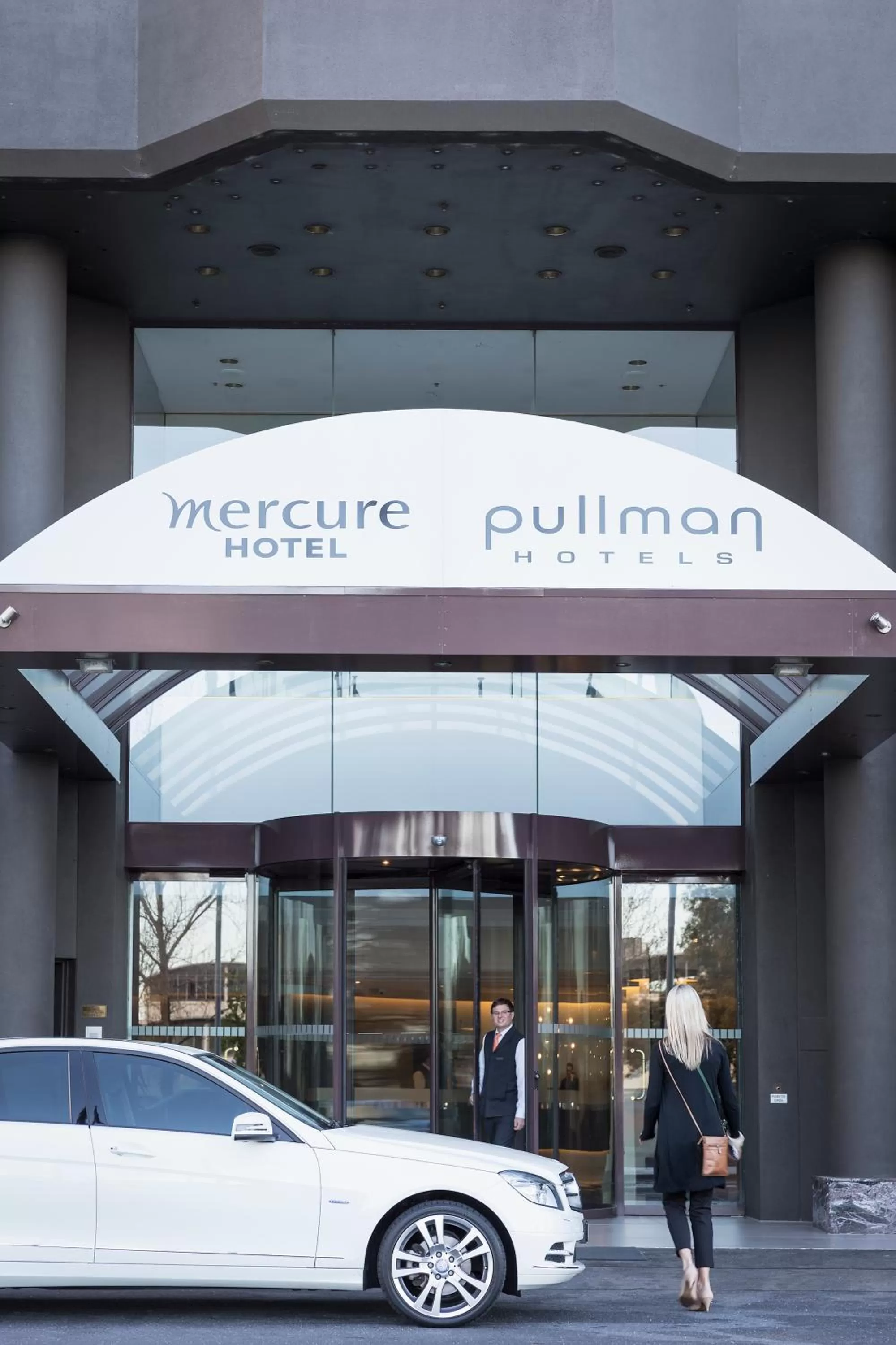 Facade/entrance in Mercure Melbourne Albert Park