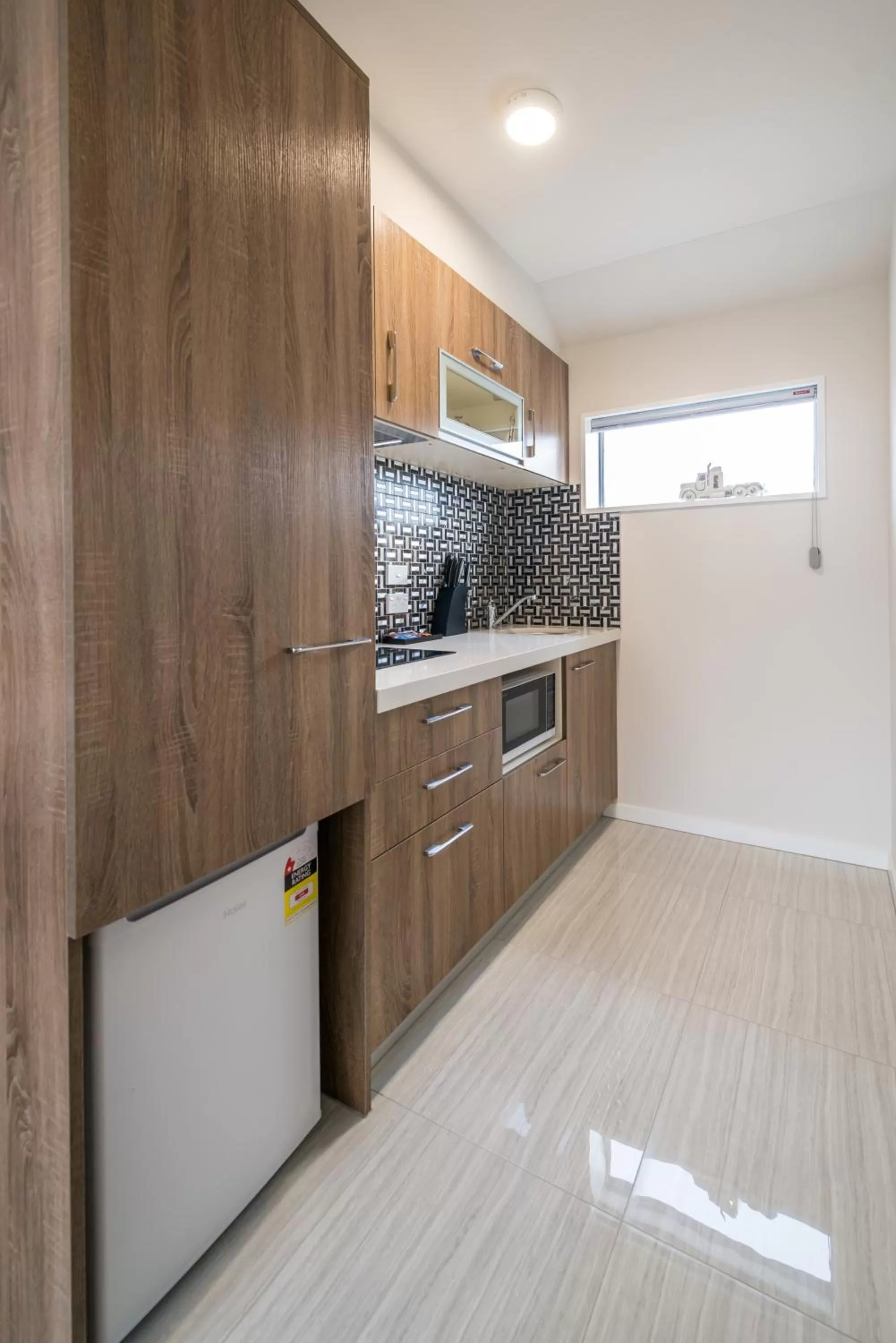 Kitchen or kitchenette in Golden Star Motel