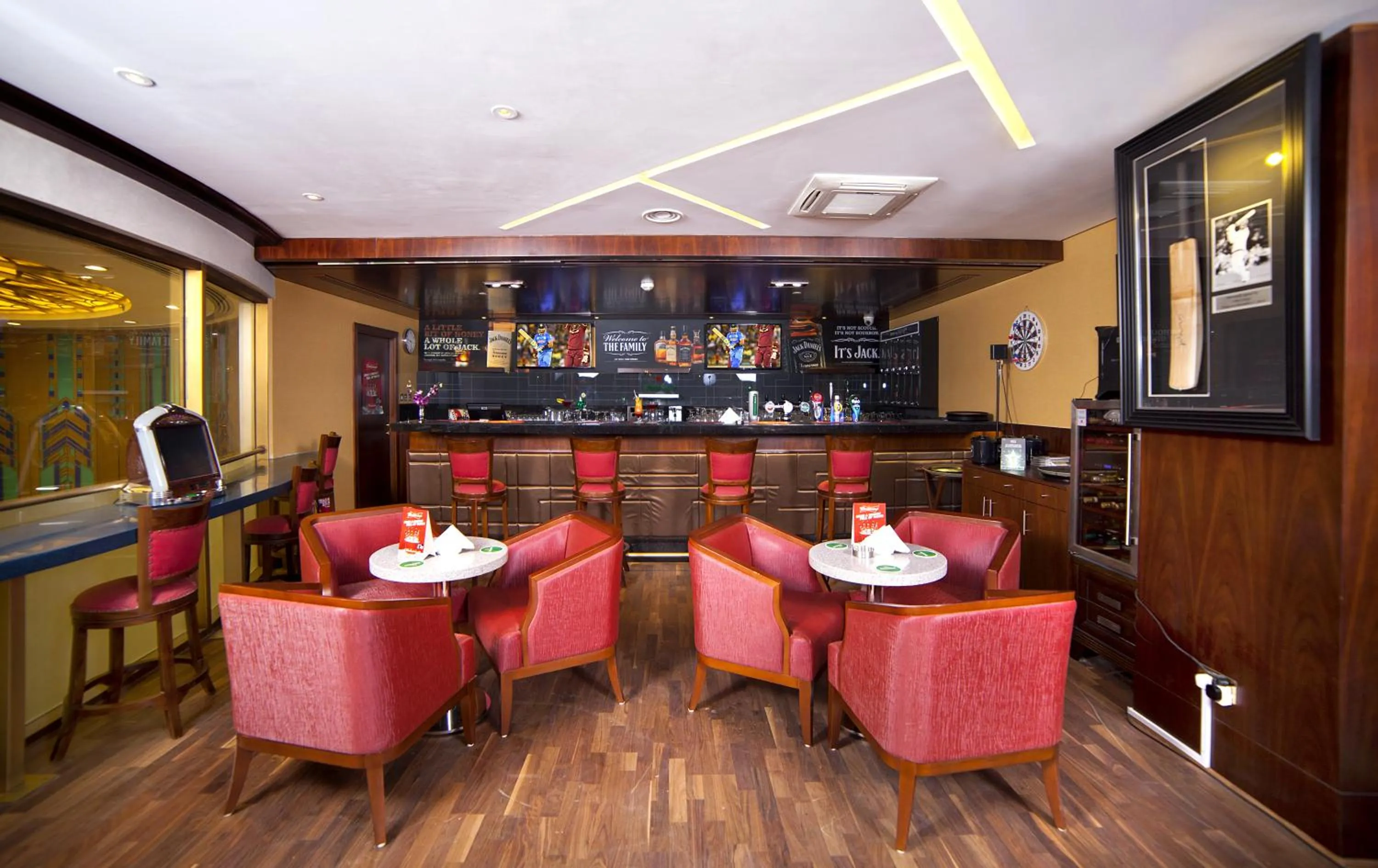 Lounge or bar in Raviz Center Point Hotel
