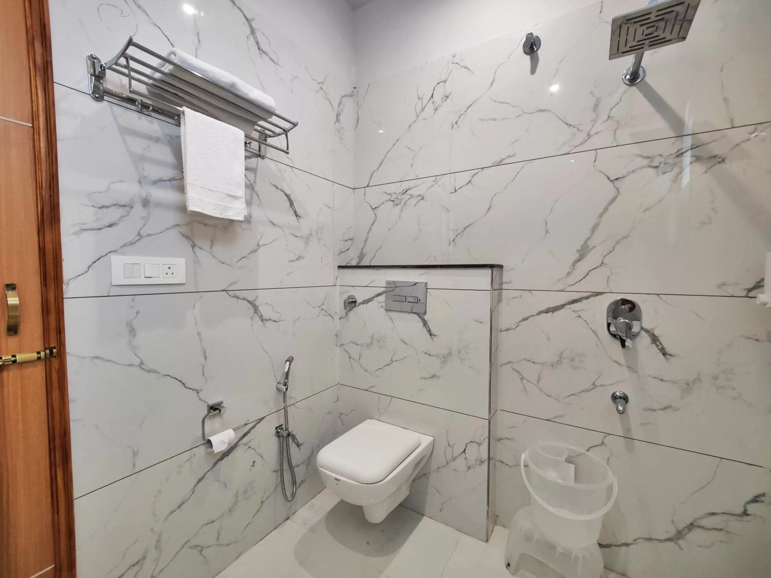 Shower in Hotel Park Hills