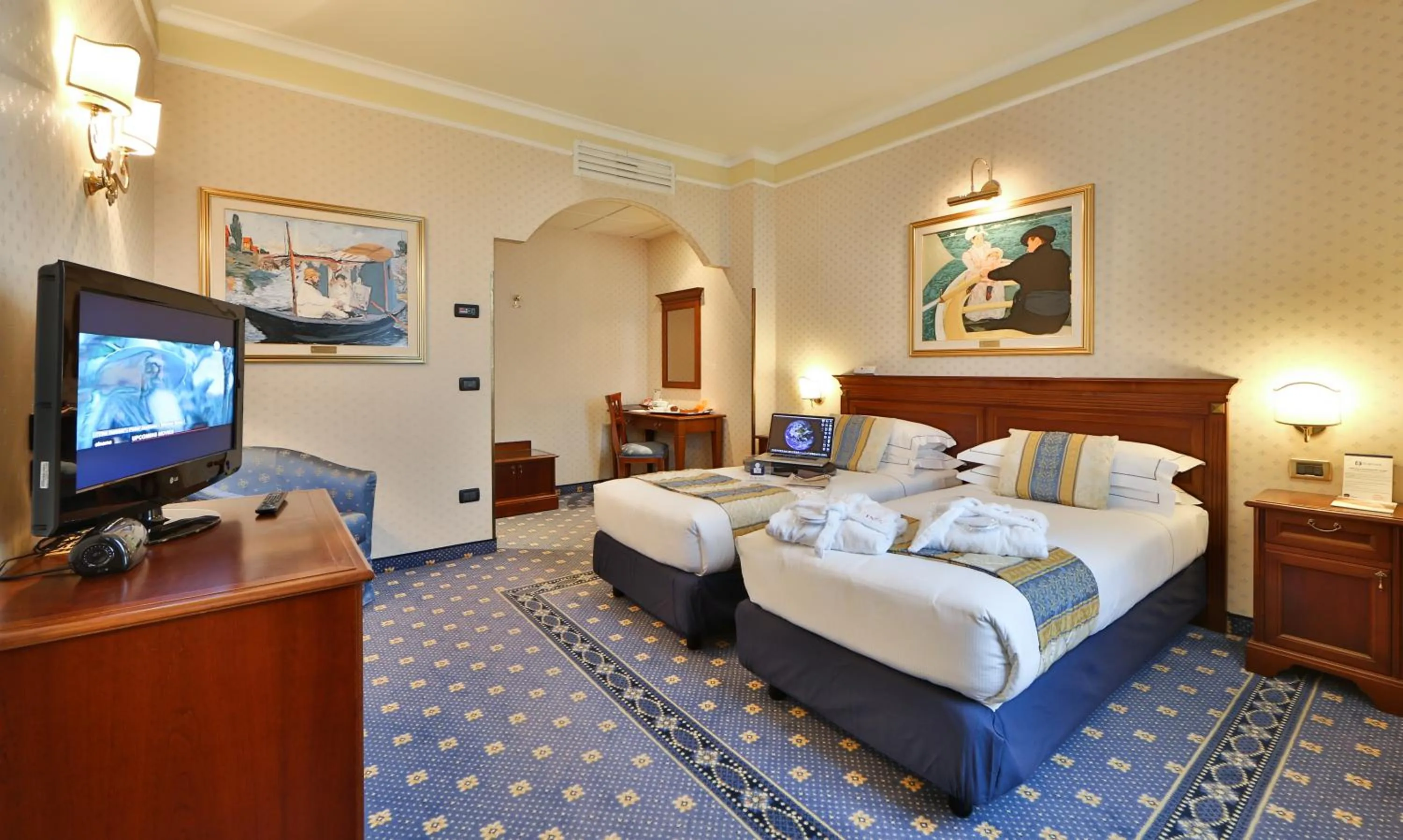 Photo of the whole room, Bed in Best Western Classic Hotel