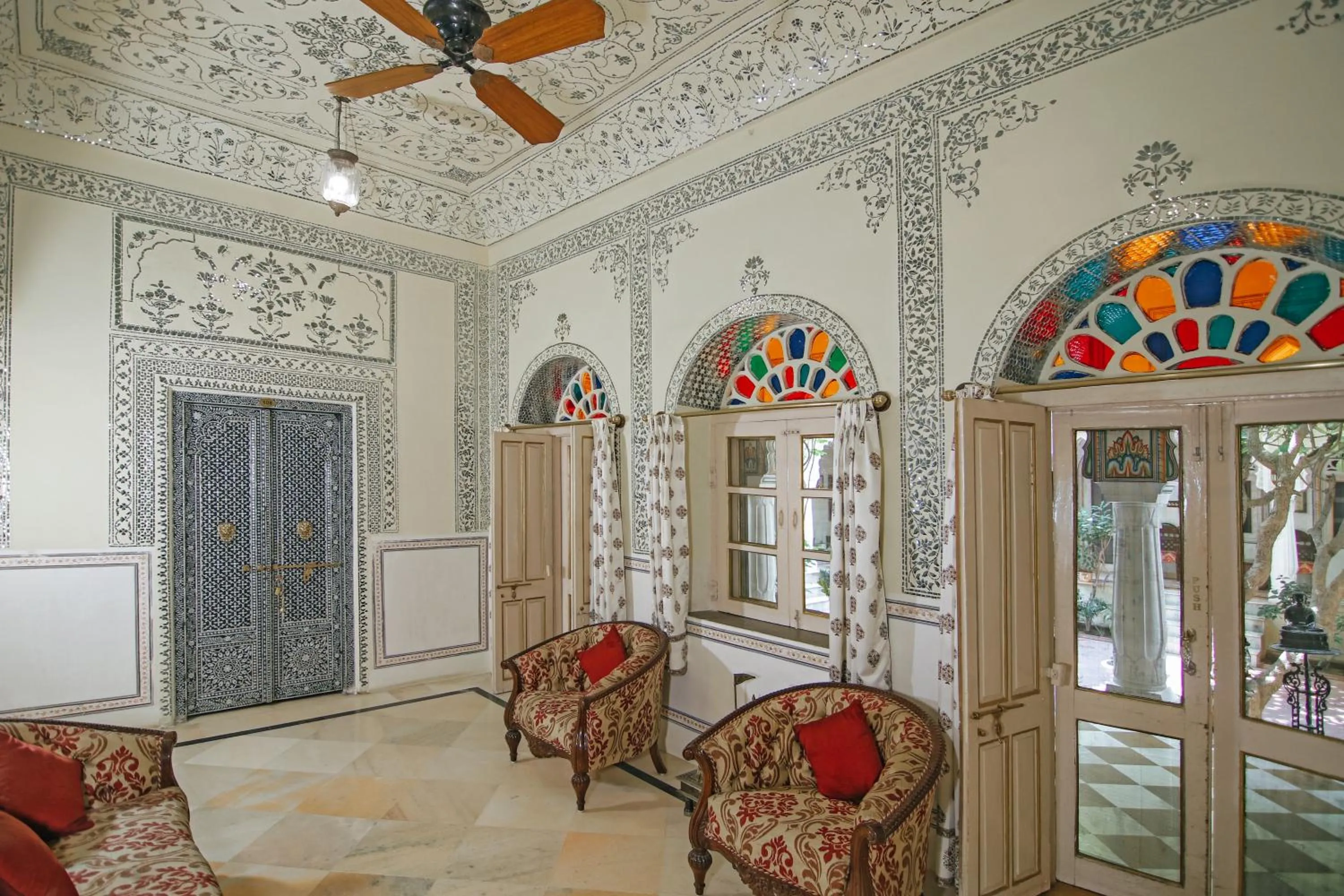Lounge or bar in Alsisar Haveli - Heritage Hotel