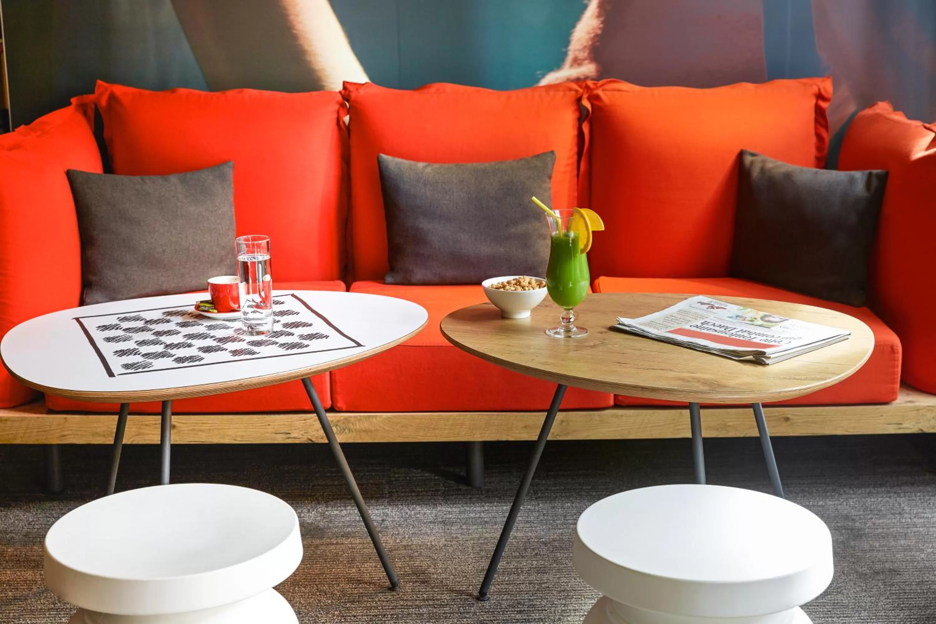 Lounge or bar in ibis Sisteron