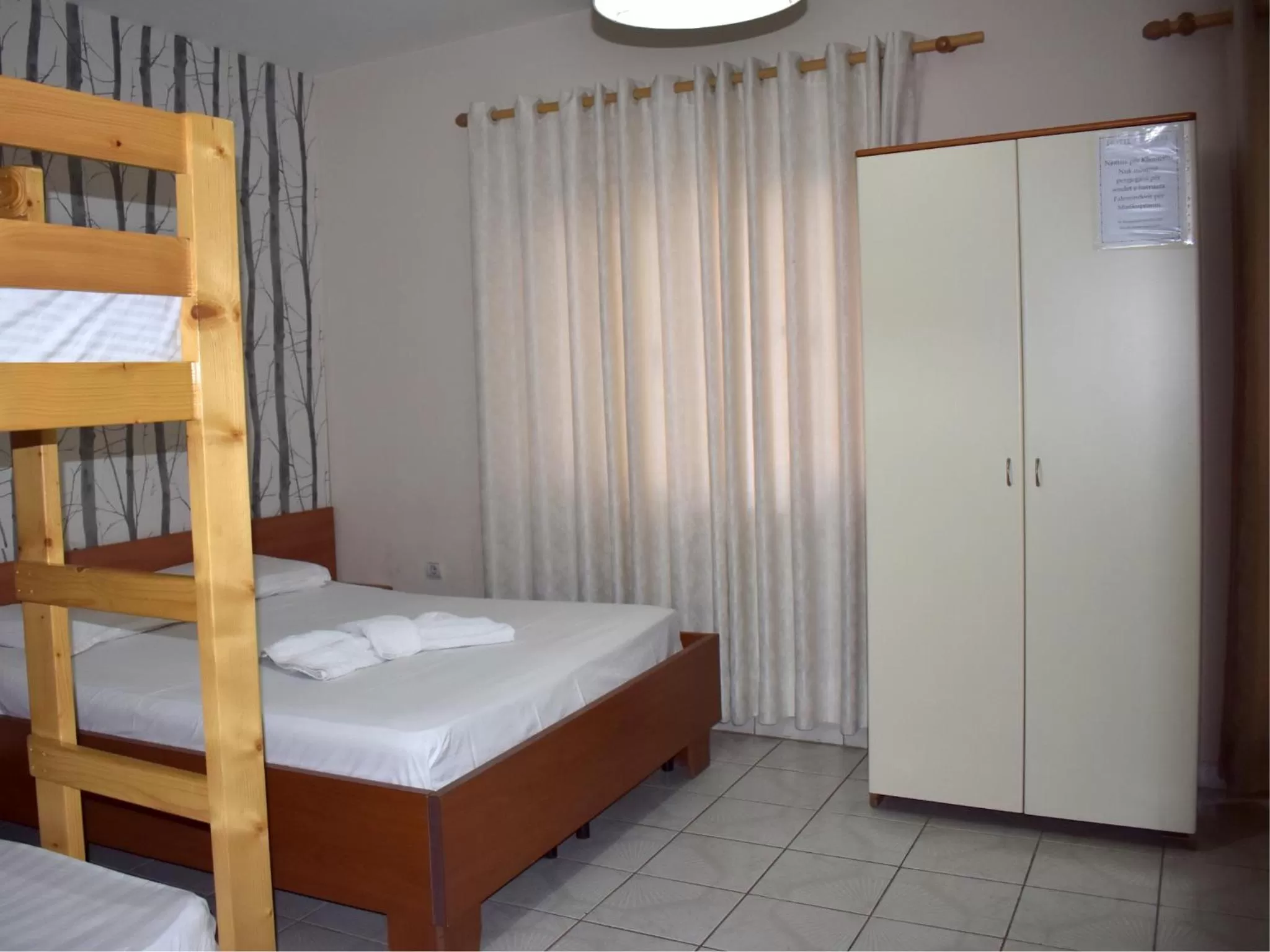 Photo of the whole room, Bed in Hotel Central