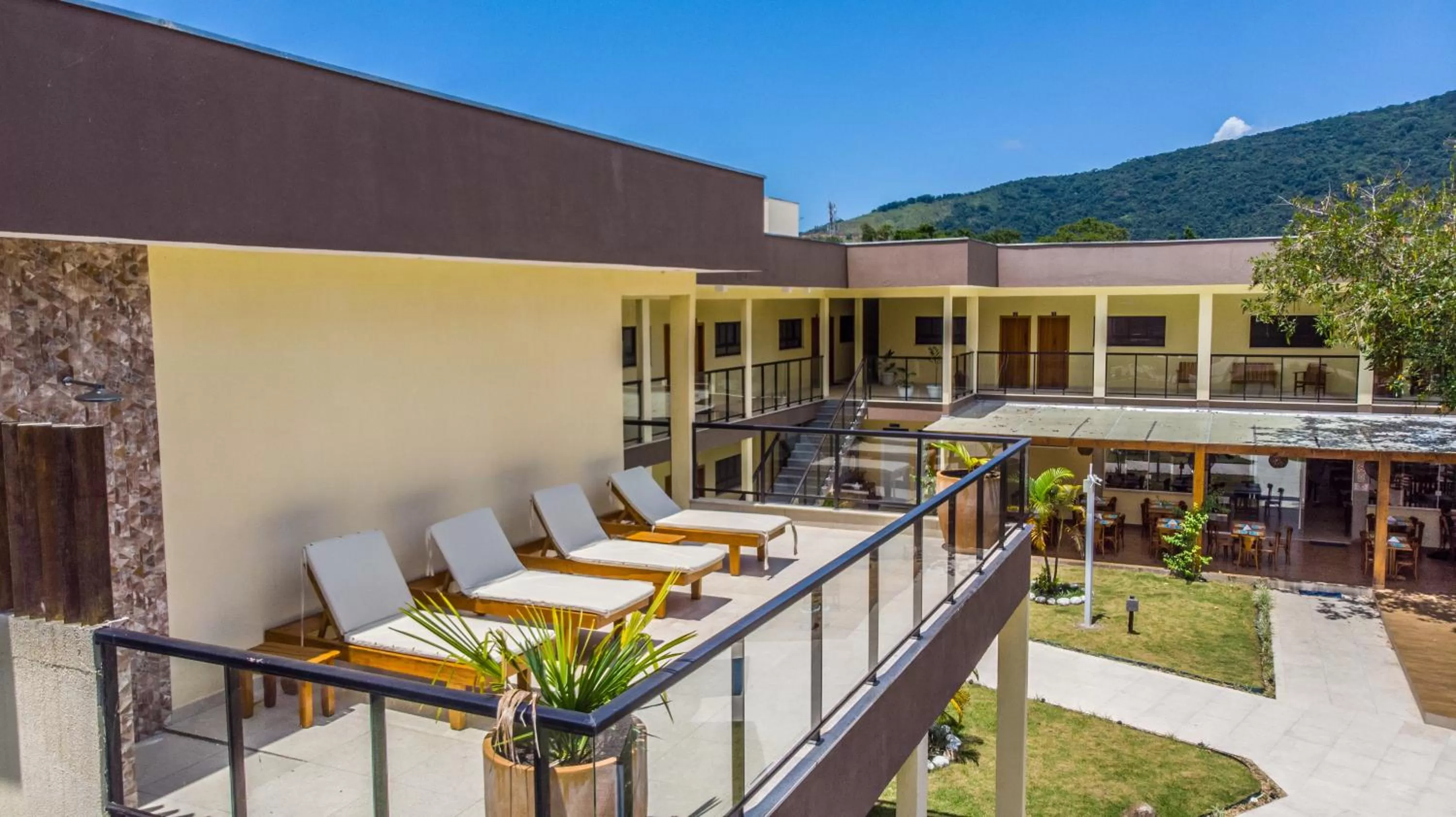 Garden in Pousada Ilha Vitoria